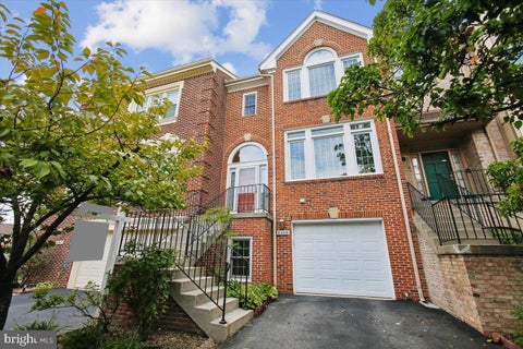 Photo of 6488 Sharon Kay Court, ALEXANDRIA, VA 22310 (MLS # VAFX2348514)