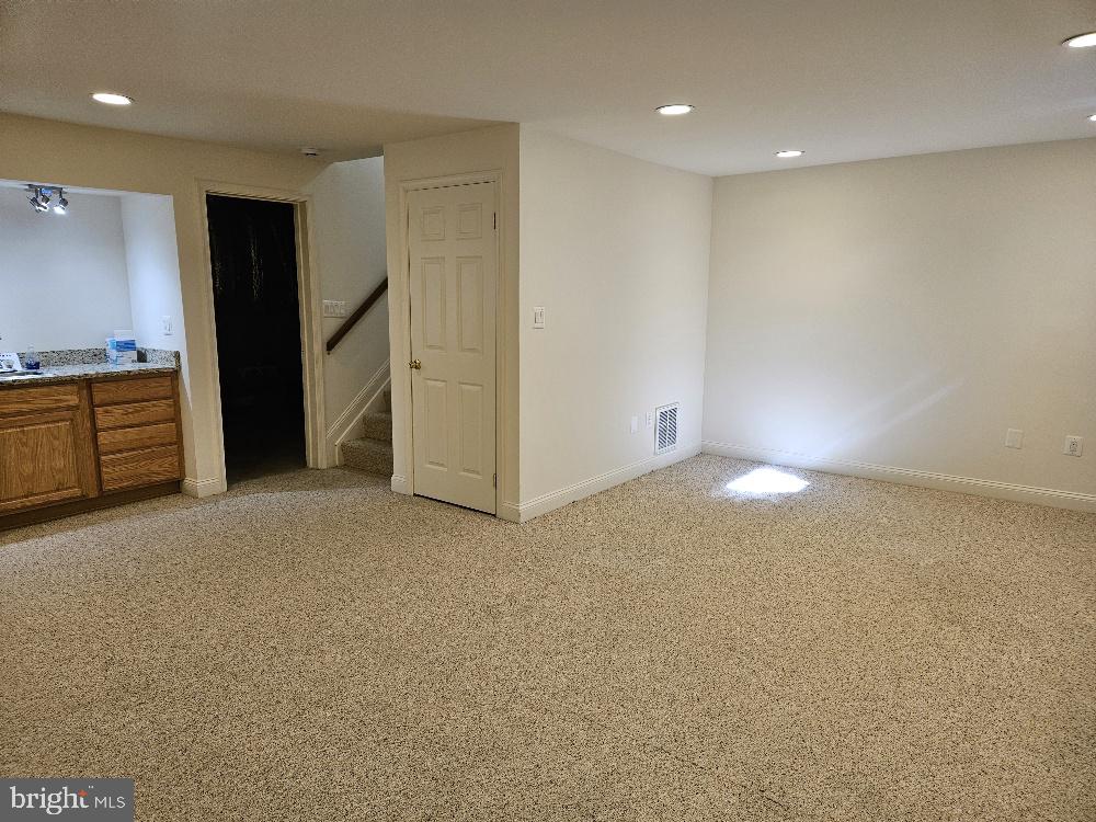 BURKE CENTRE - Residential