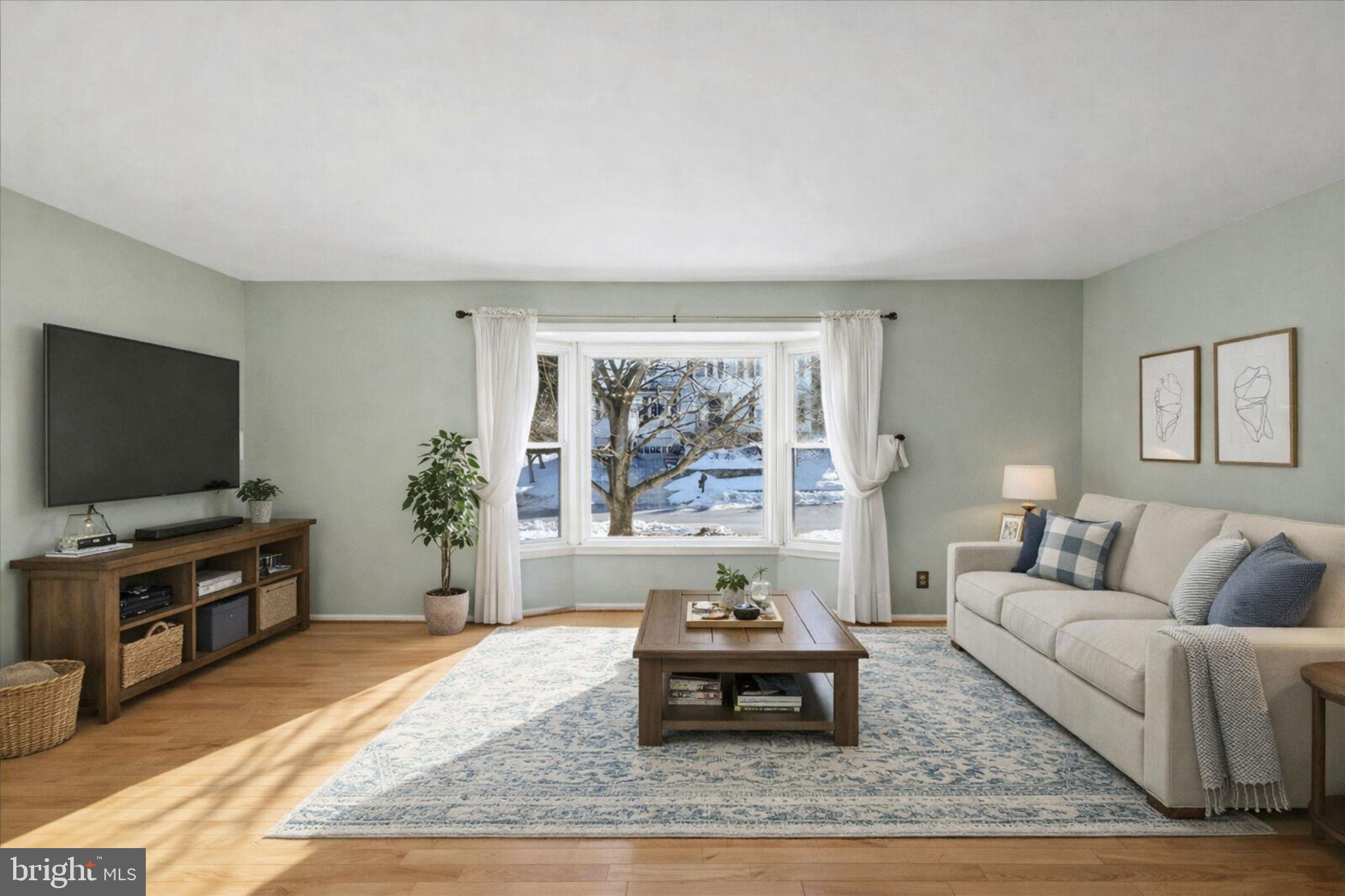 221 PRIMAVERA CIRCLE