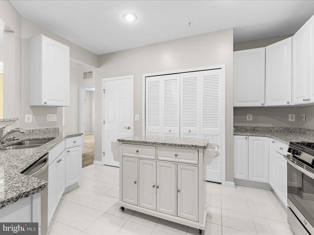 HEARTHSTONE AT TIMBERS - Residential