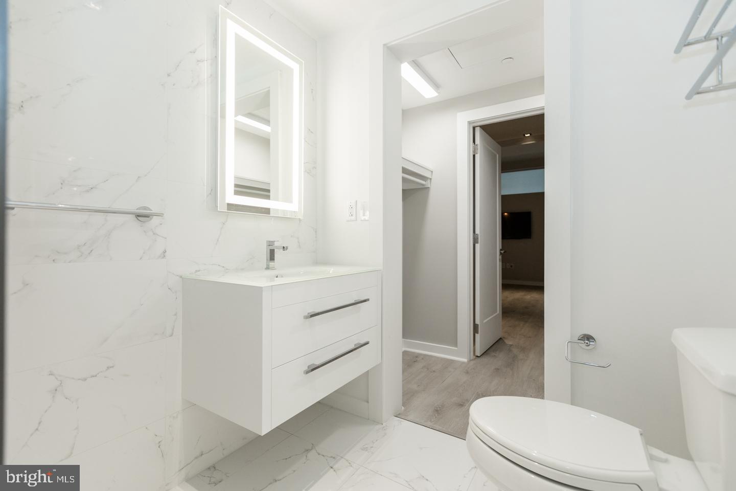 CENTER CITY - Residential Lease