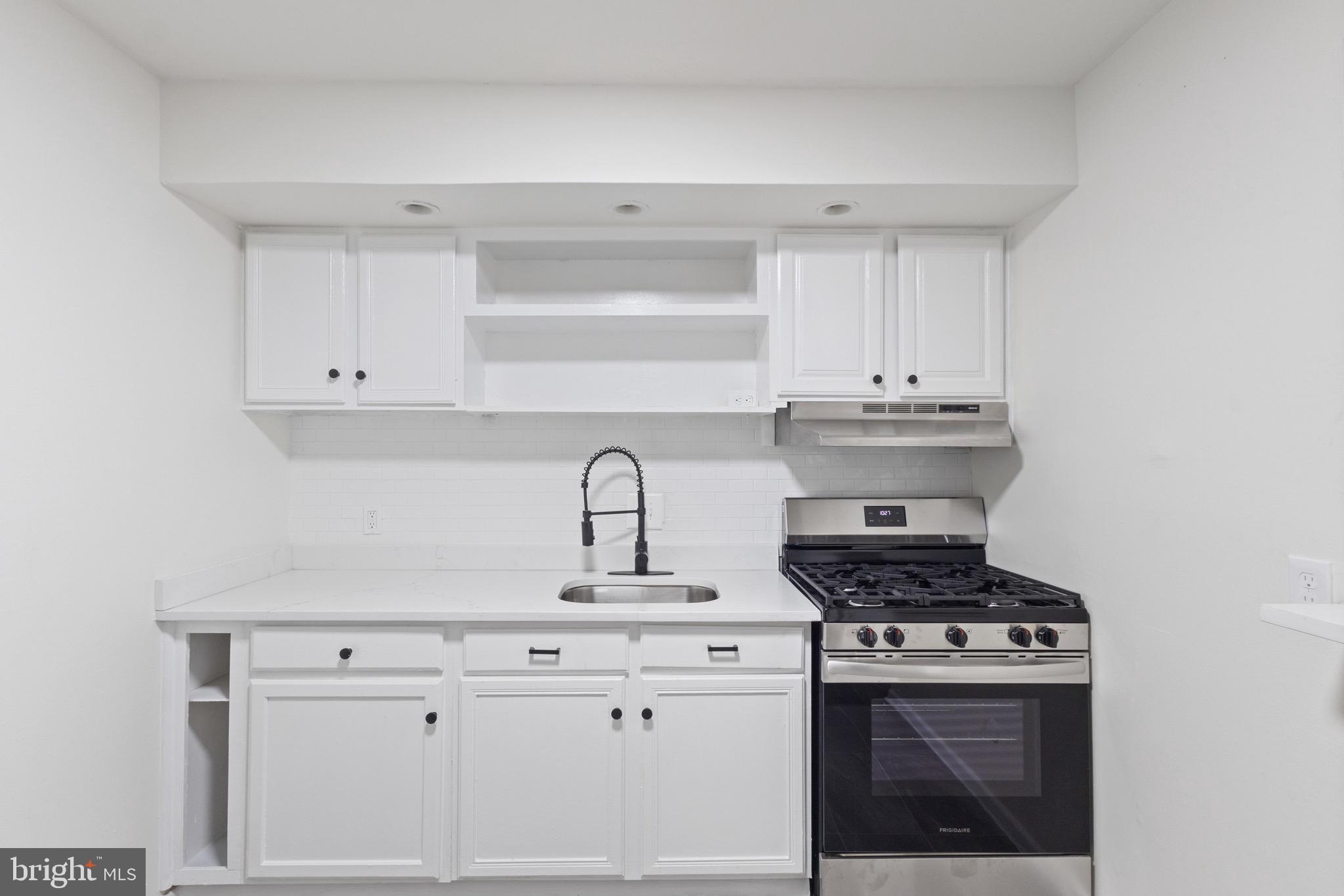 ROXBOROUGH - Residential Lease