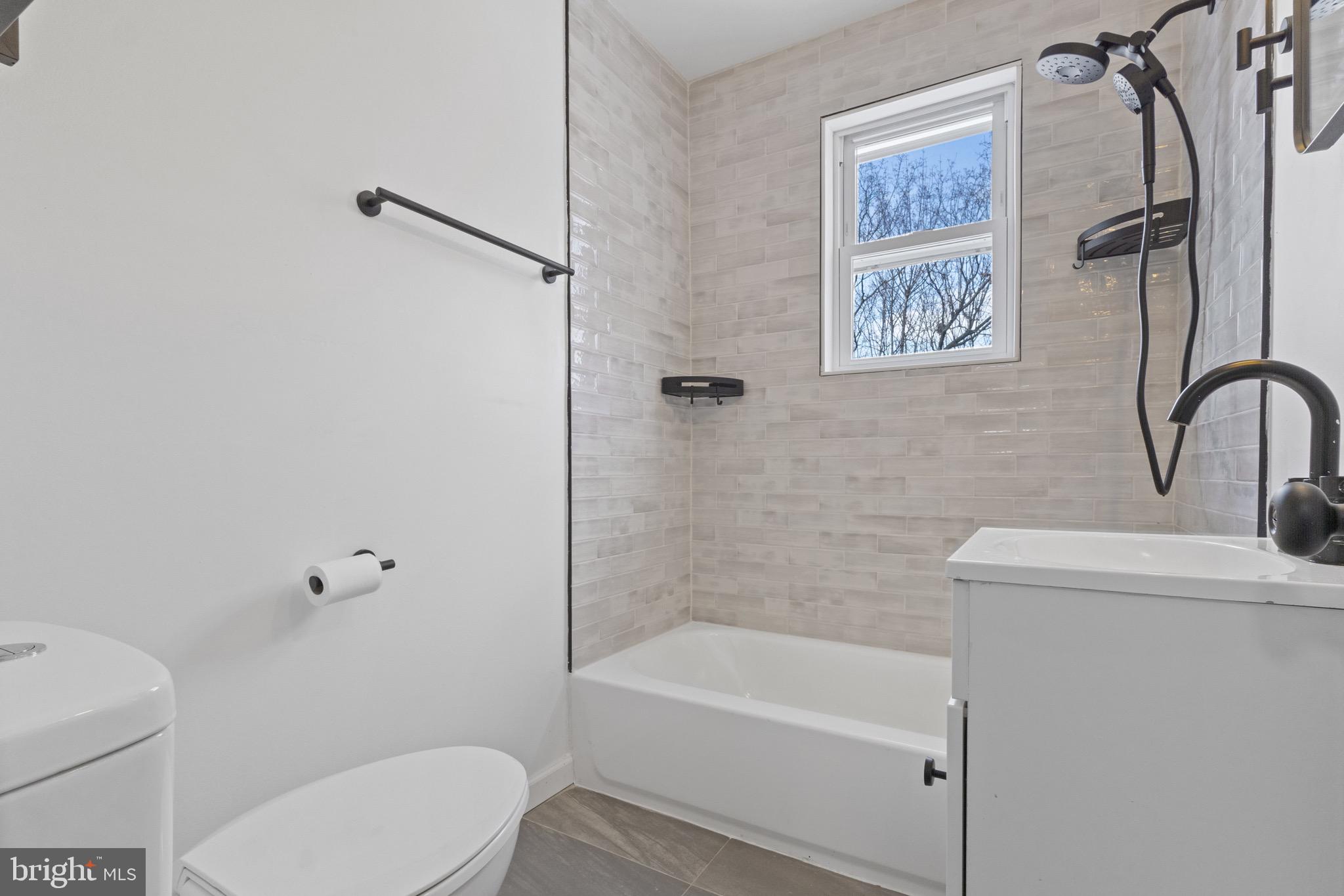 ROXBOROUGH - Residential Lease