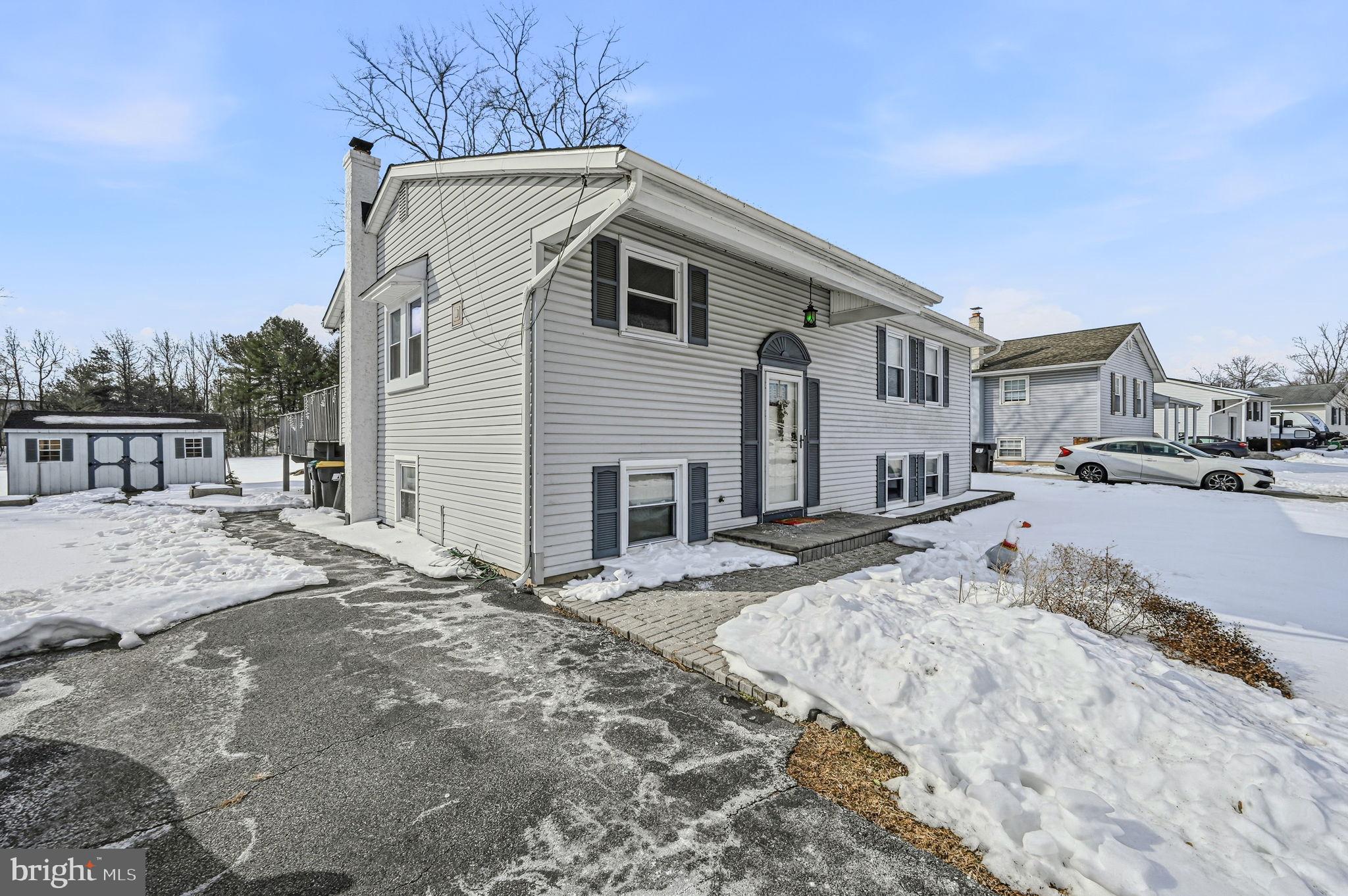 831 BROADFIELD DRIVE