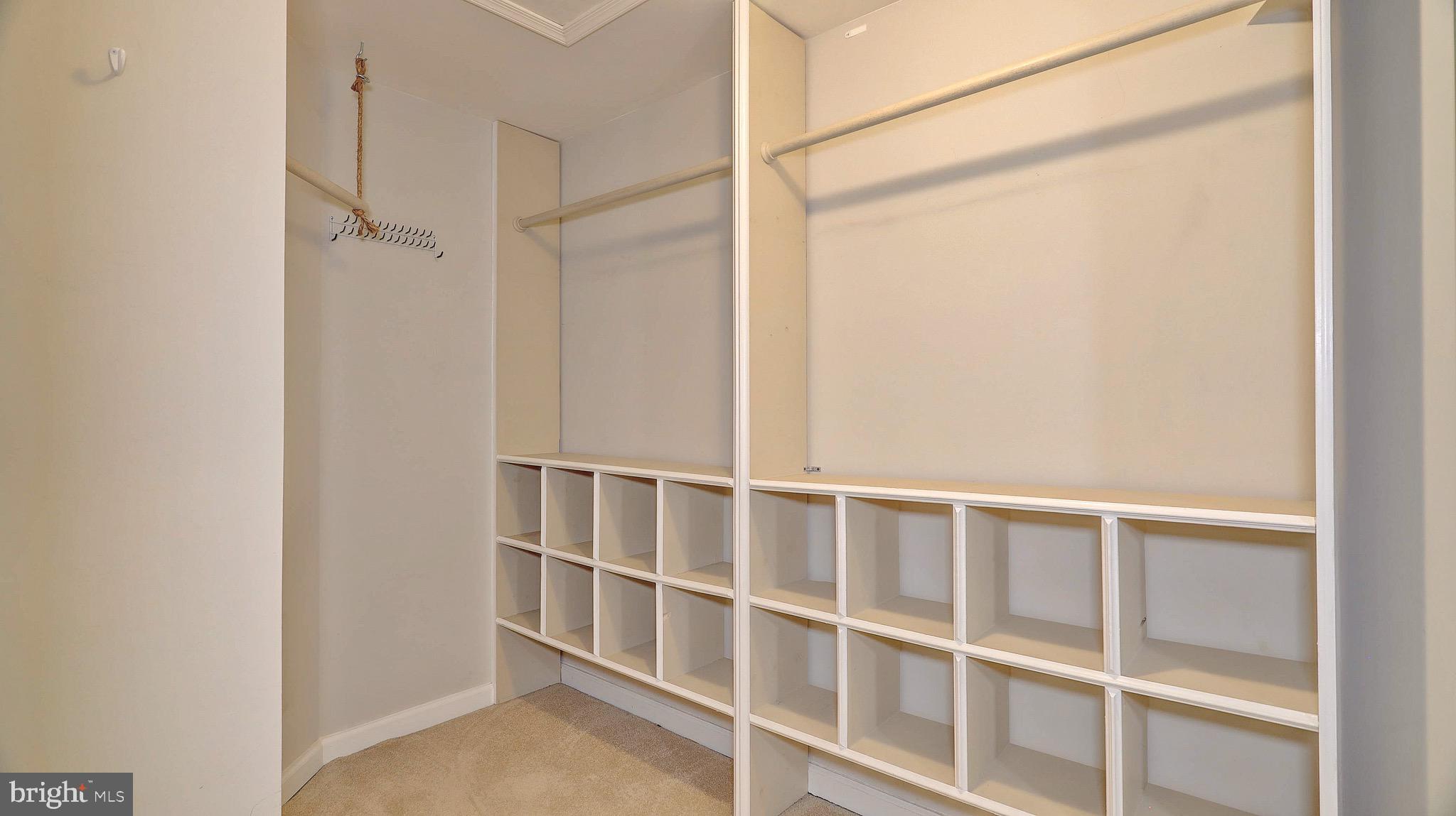 WHISPERHILL - Residential