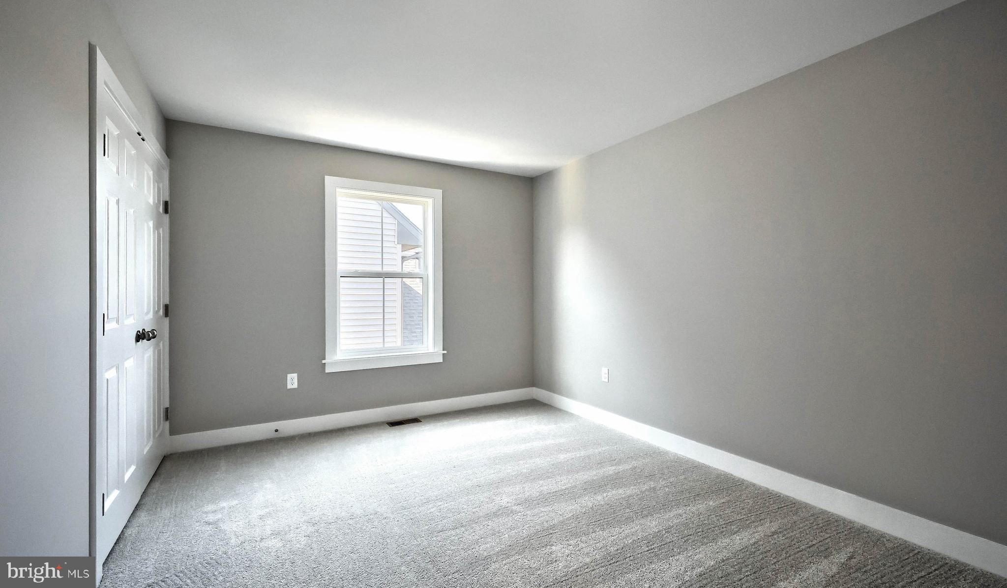 MADISON COURT - Residential