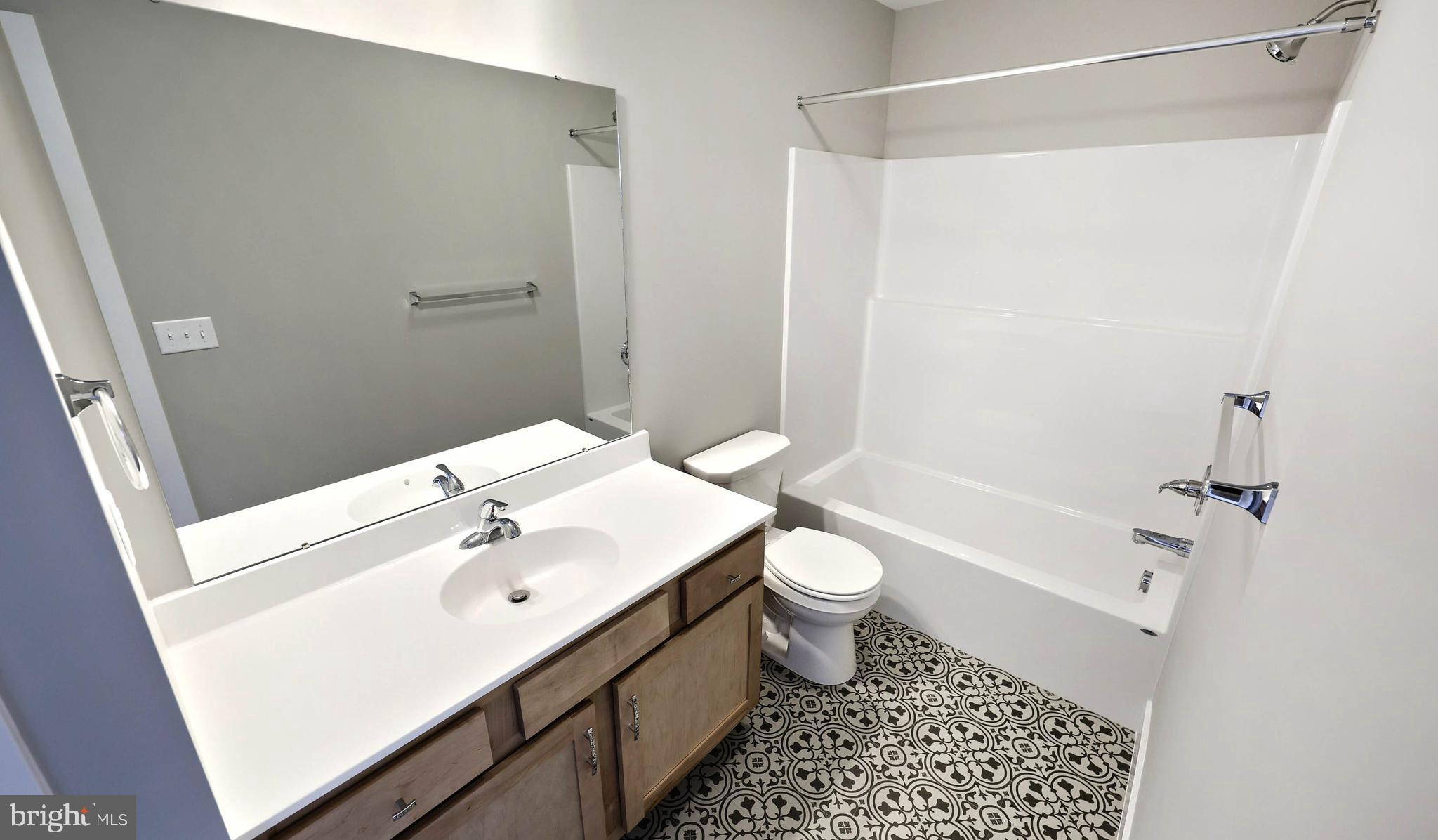 MADISON COURT - Residential