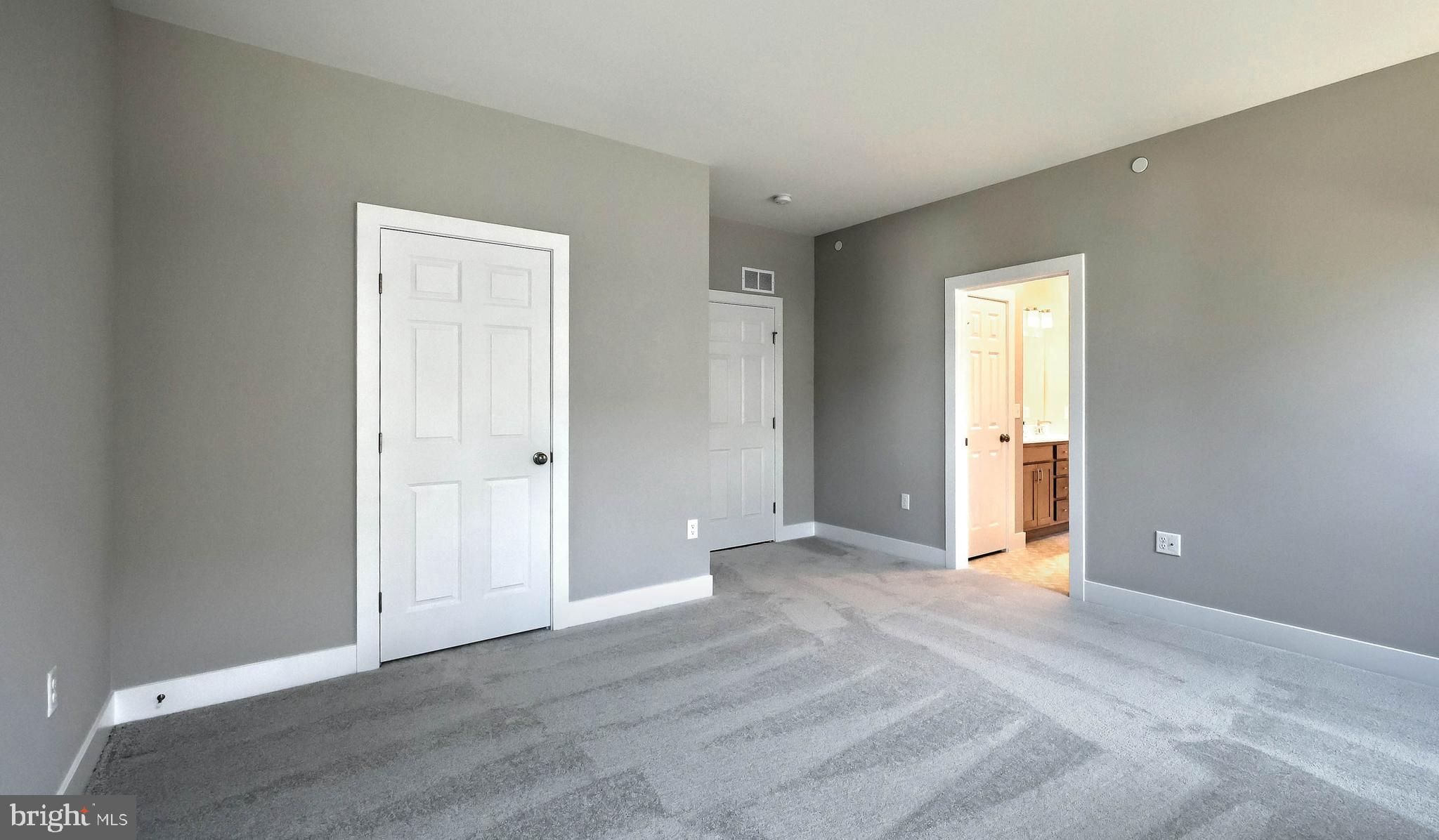 MADISON COURT - Residential