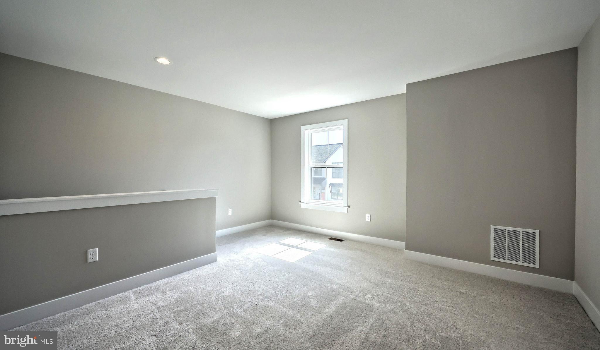 MADISON COURT - Residential