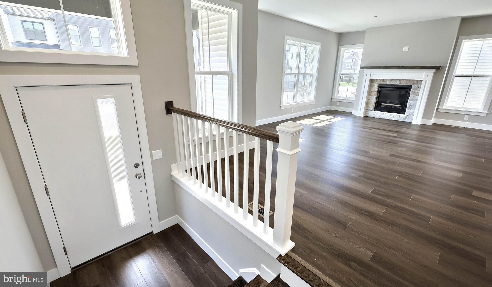 MADISON COURT - Residential