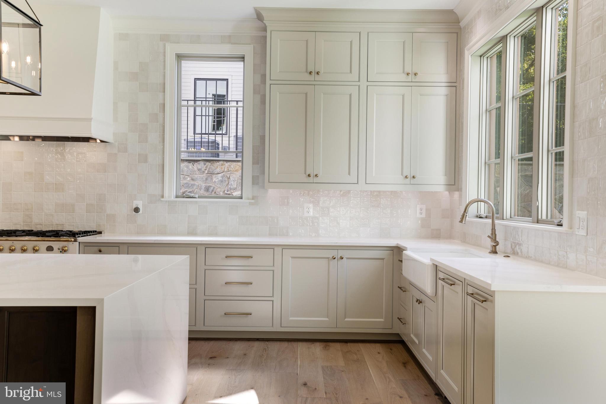 FOREST HILLS - Residential