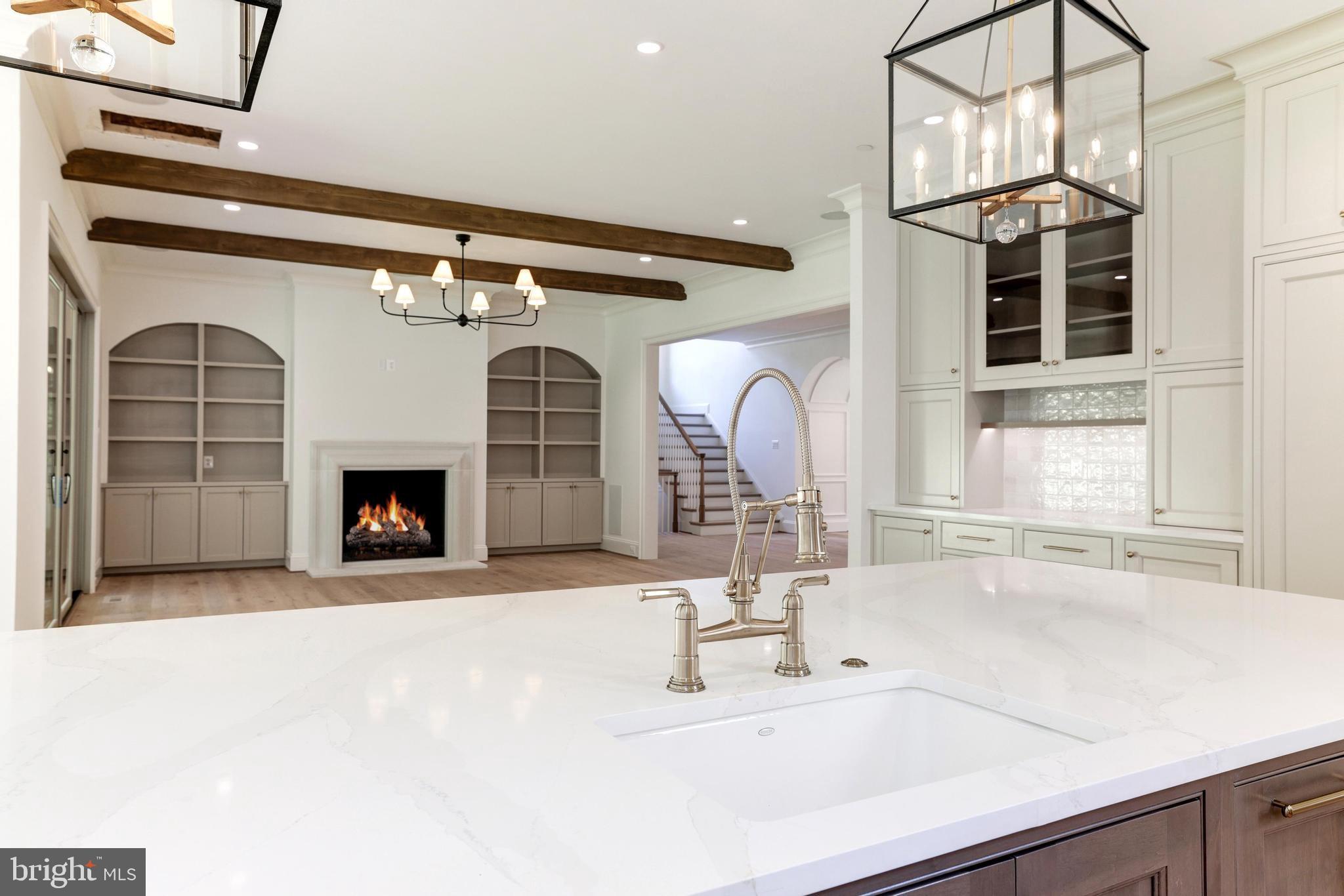 FOREST HILLS - Residential