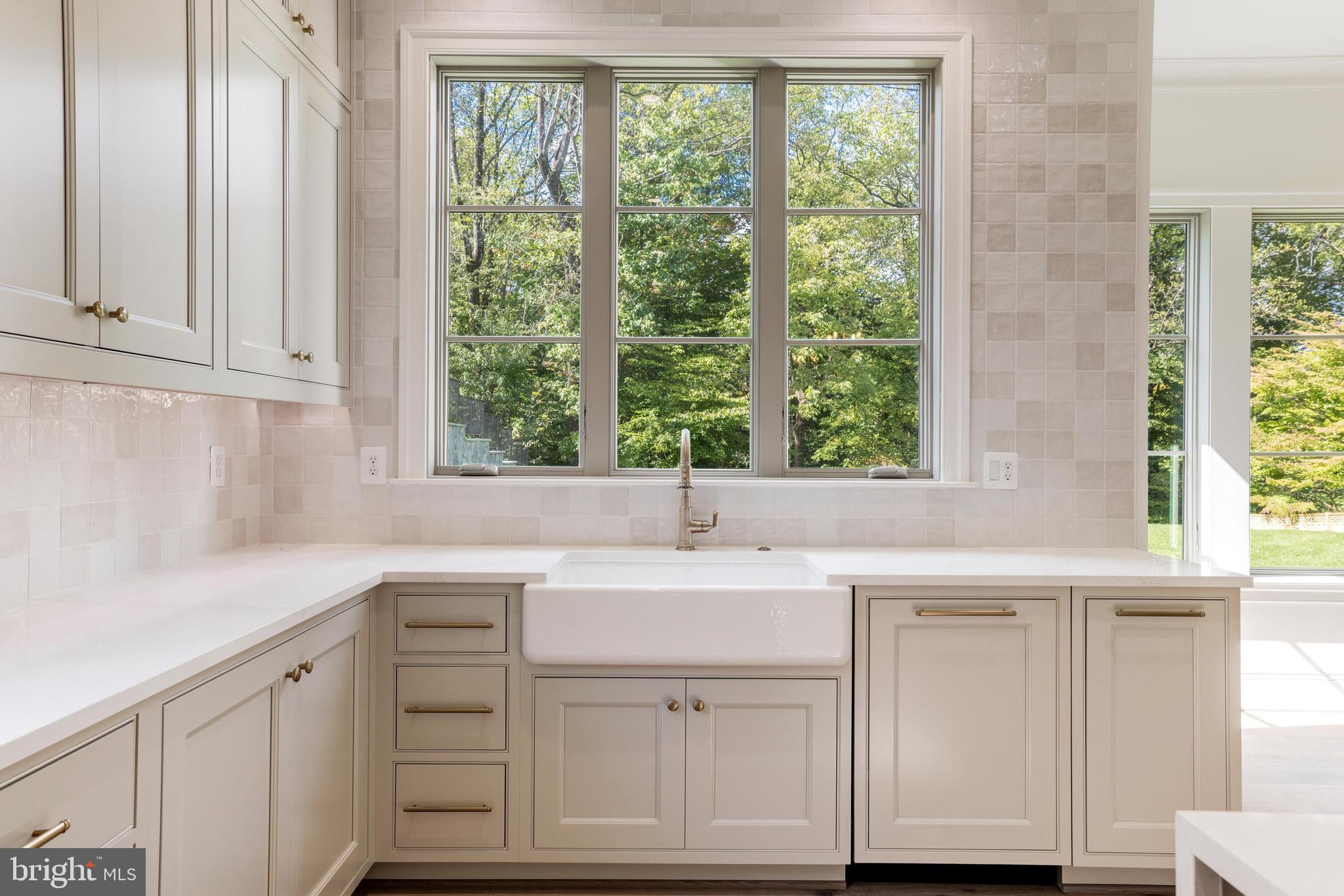 FOREST HILLS - Residential