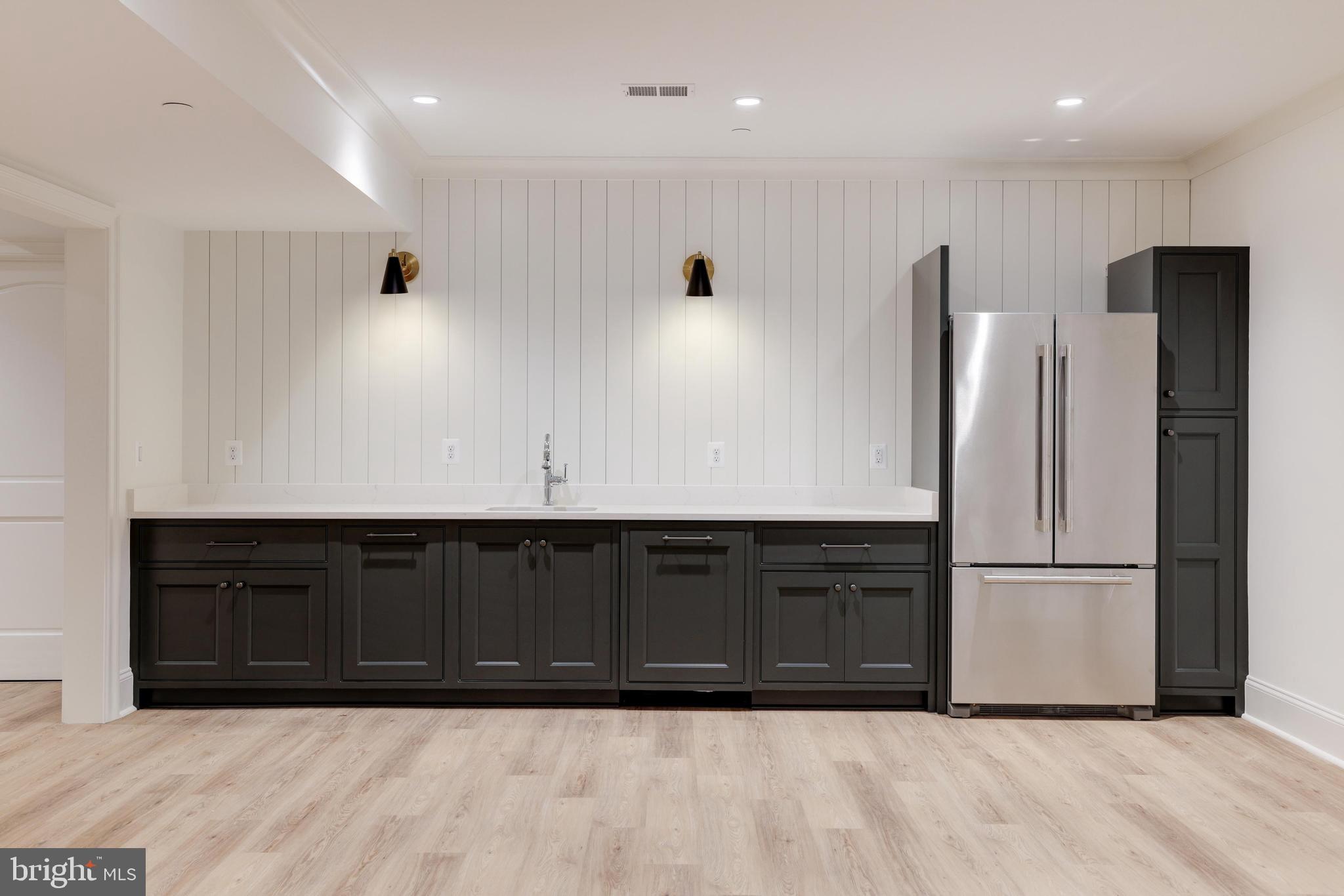 FOREST HILLS - Residential