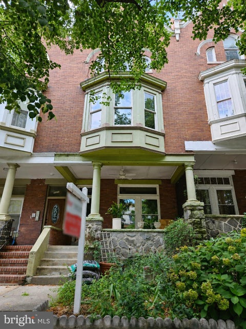 Townhouse For Sale - 2222 Linden Avenue<br/> BALTIMORE, MD 21217
