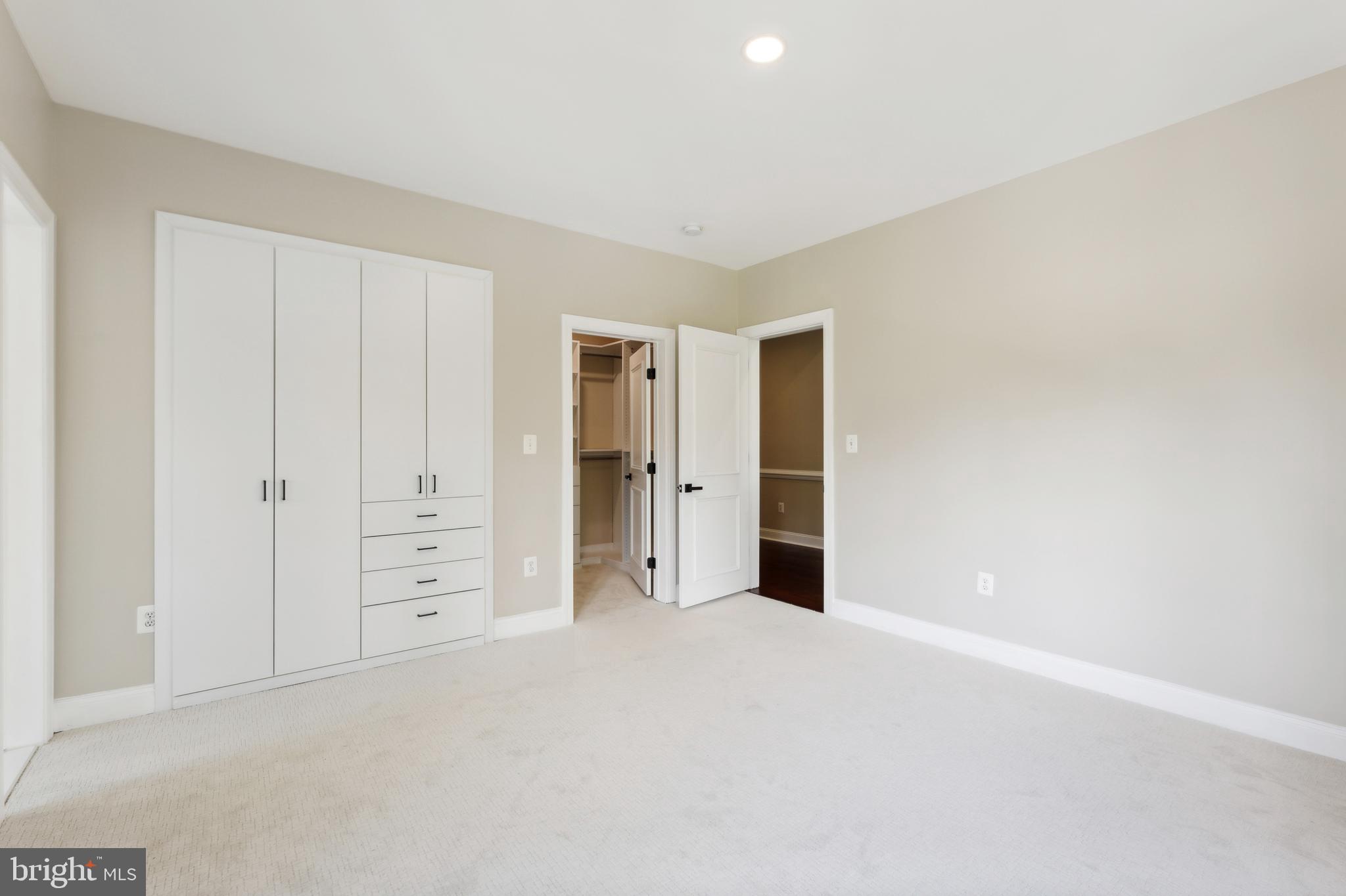 POTOMAC OUTSIDE - Residential