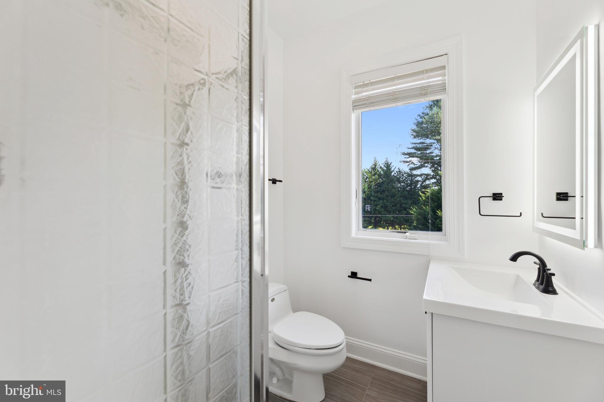 POTOMAC OUTSIDE - Residential