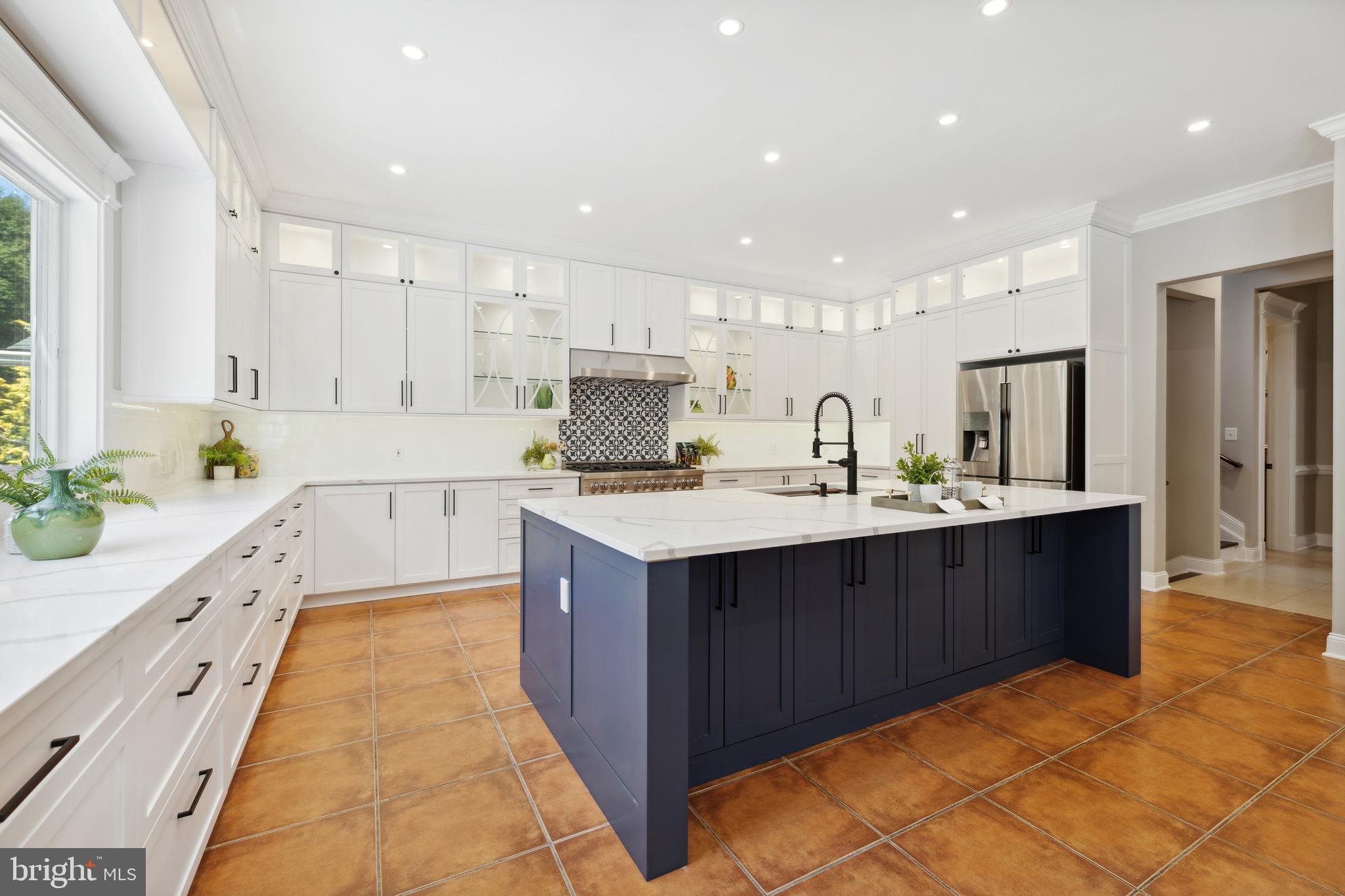 POTOMAC OUTSIDE - Residential