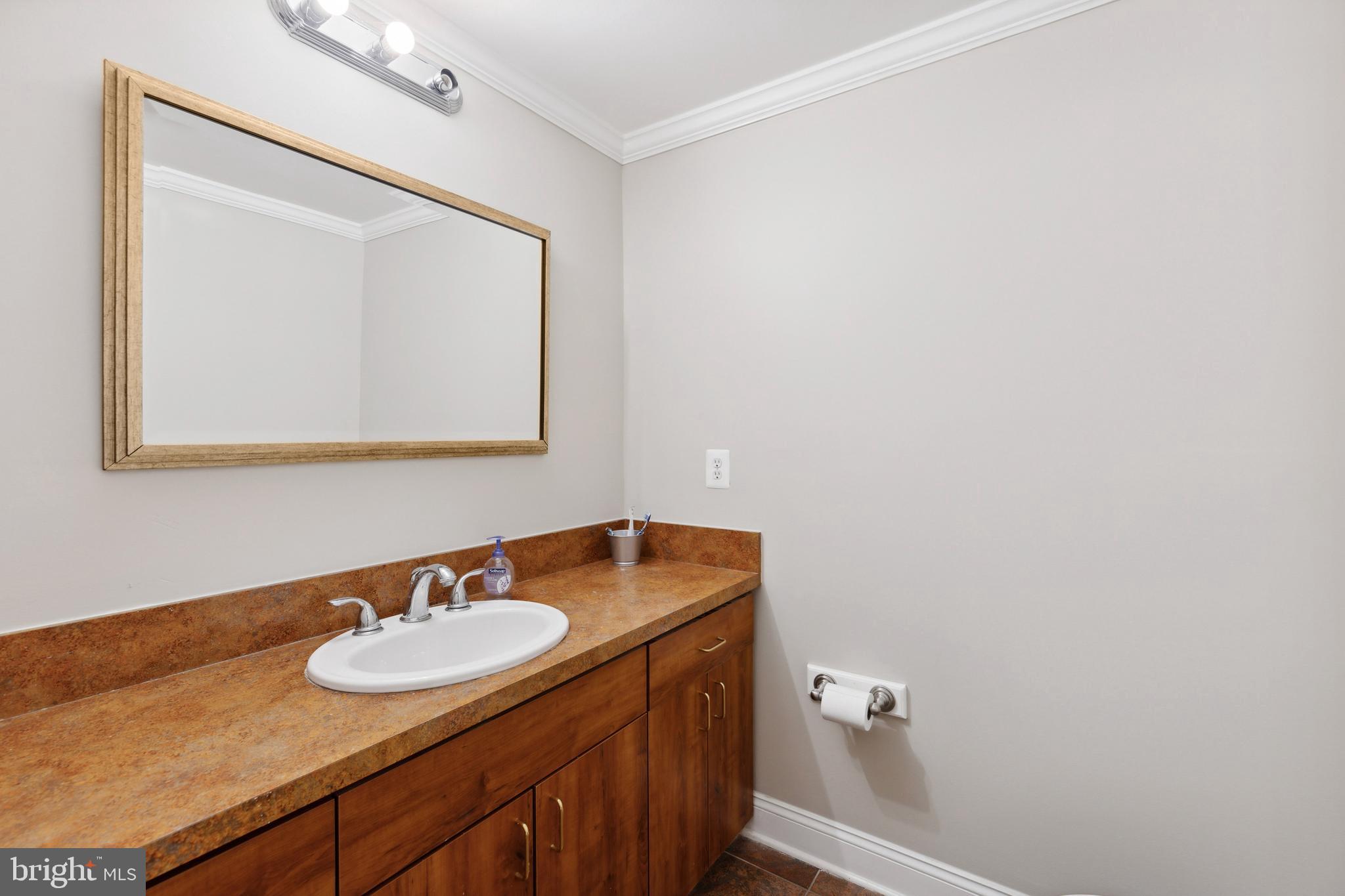 POTOMAC OUTSIDE - Residential