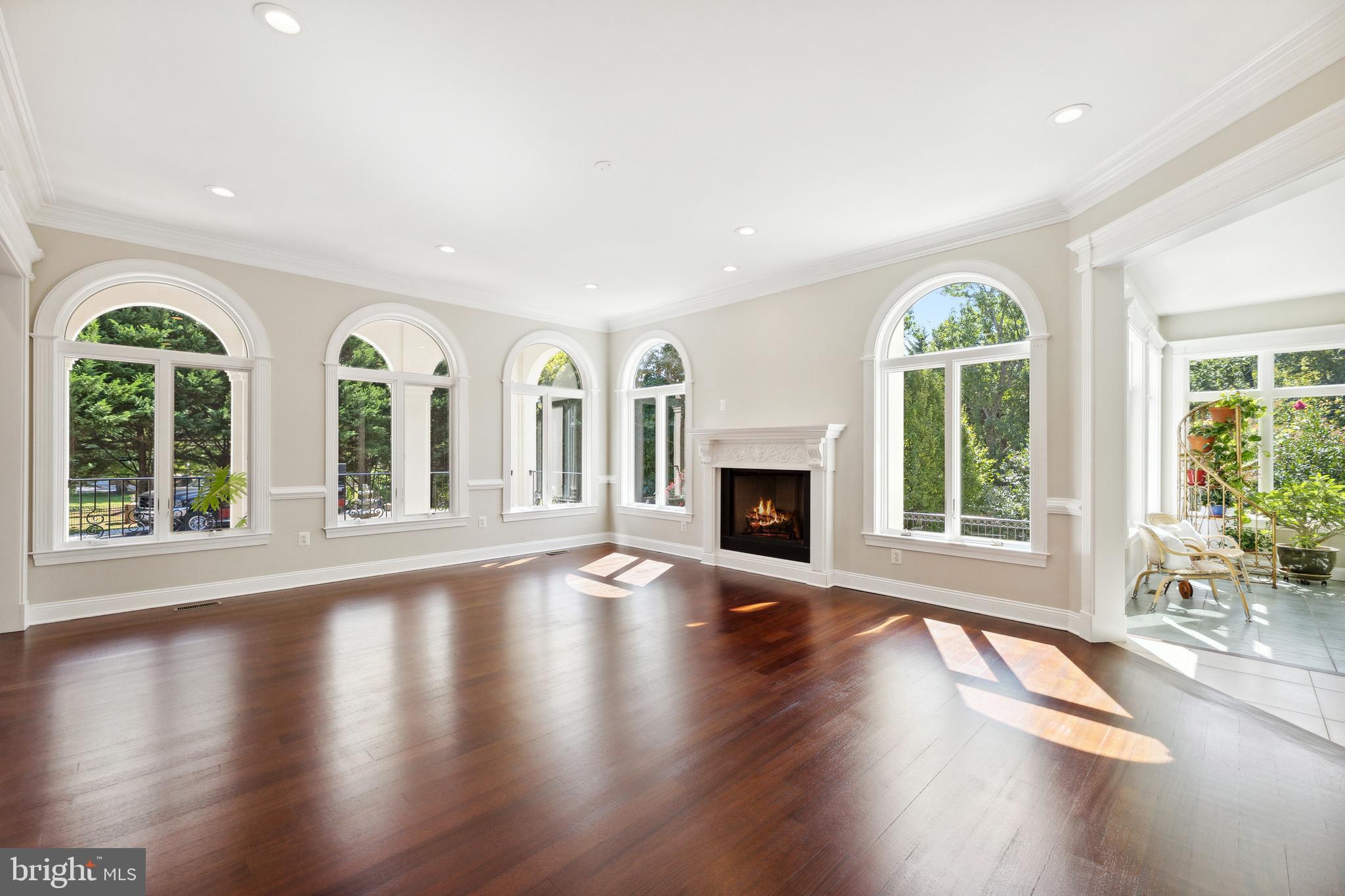 POTOMAC OUTSIDE - Residential