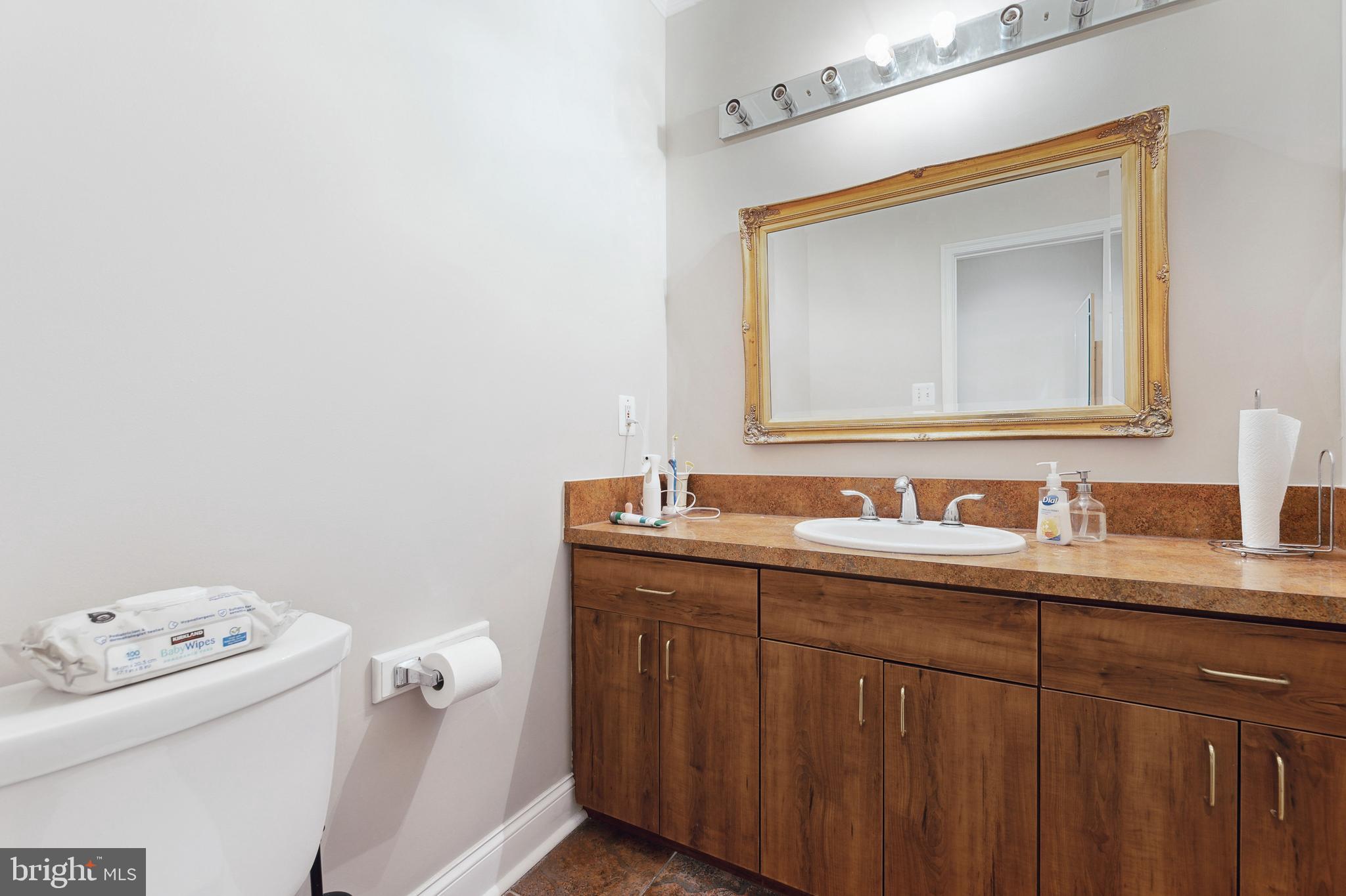 POTOMAC OUTSIDE - Residential