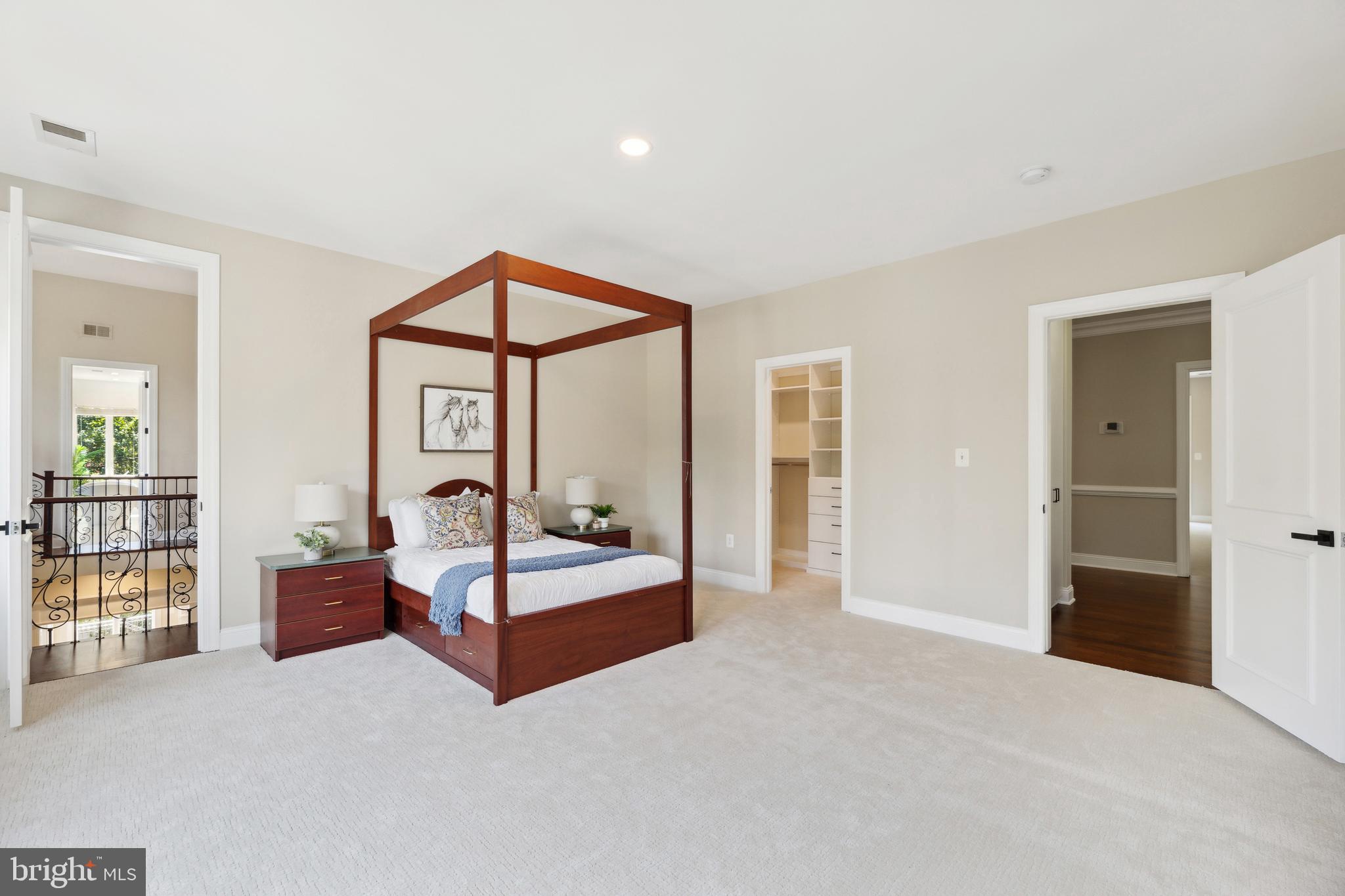 POTOMAC OUTSIDE - Residential