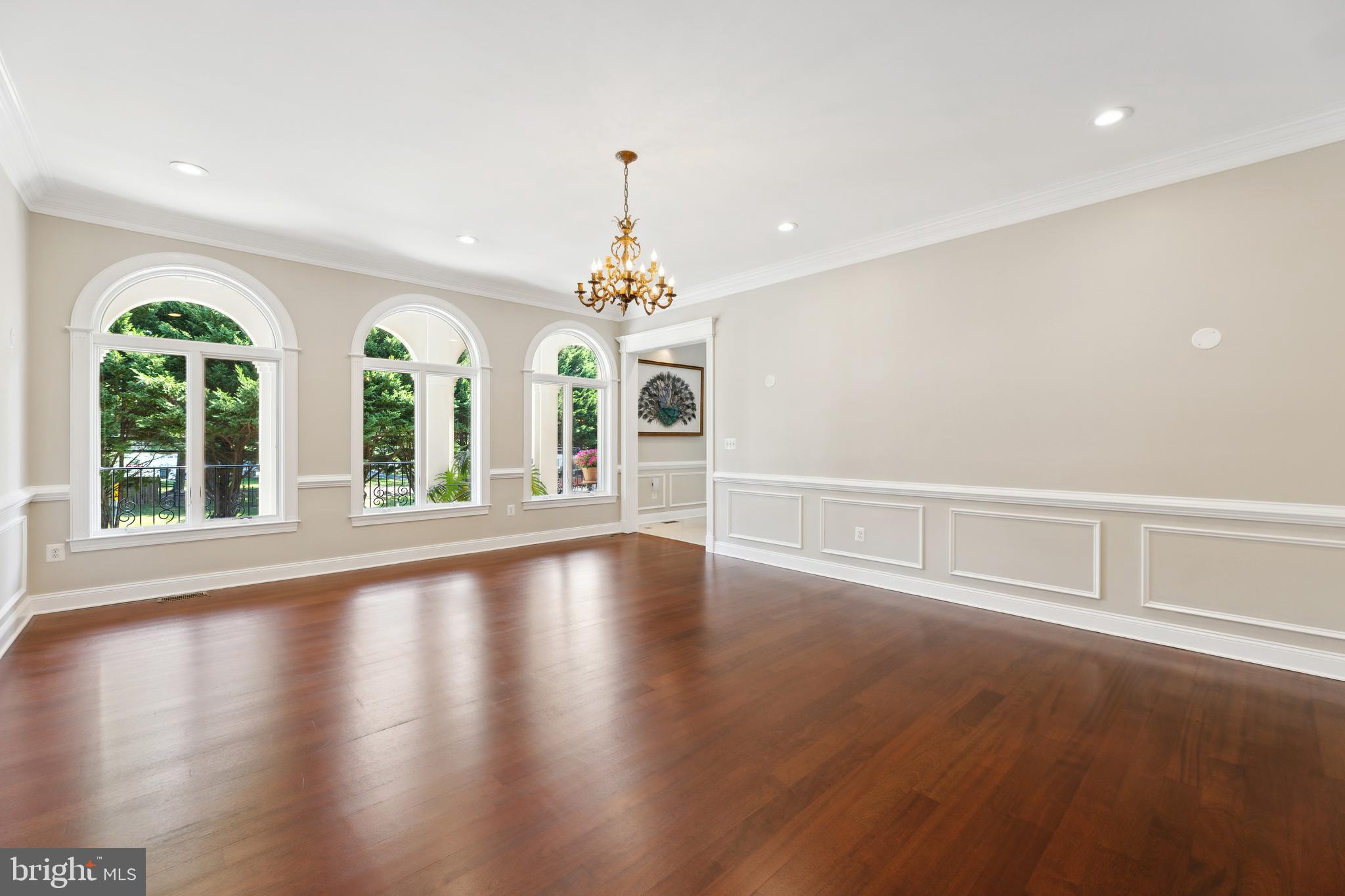 POTOMAC OUTSIDE - Residential