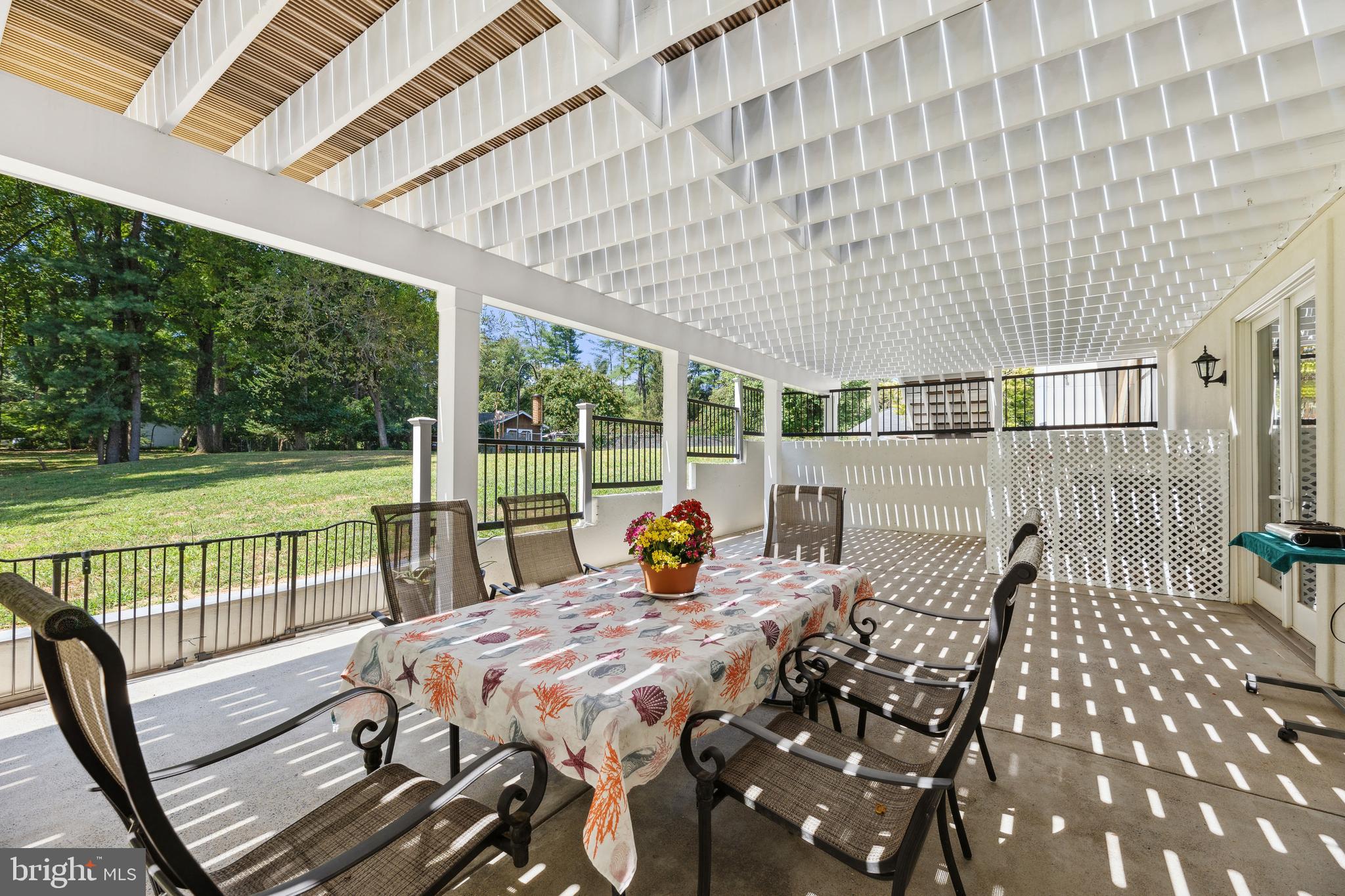 POTOMAC OUTSIDE - Residential