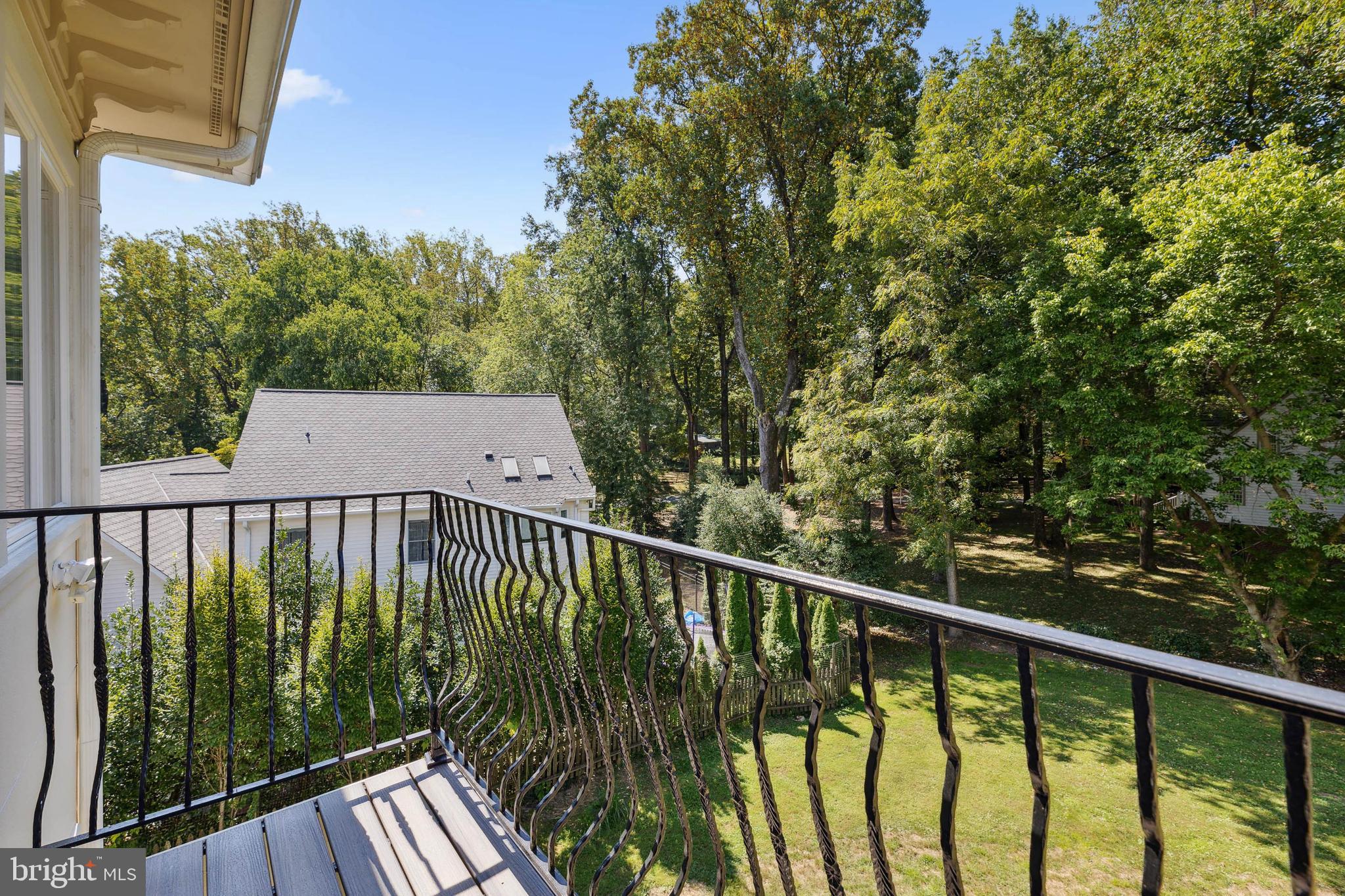 POTOMAC OUTSIDE - Residential