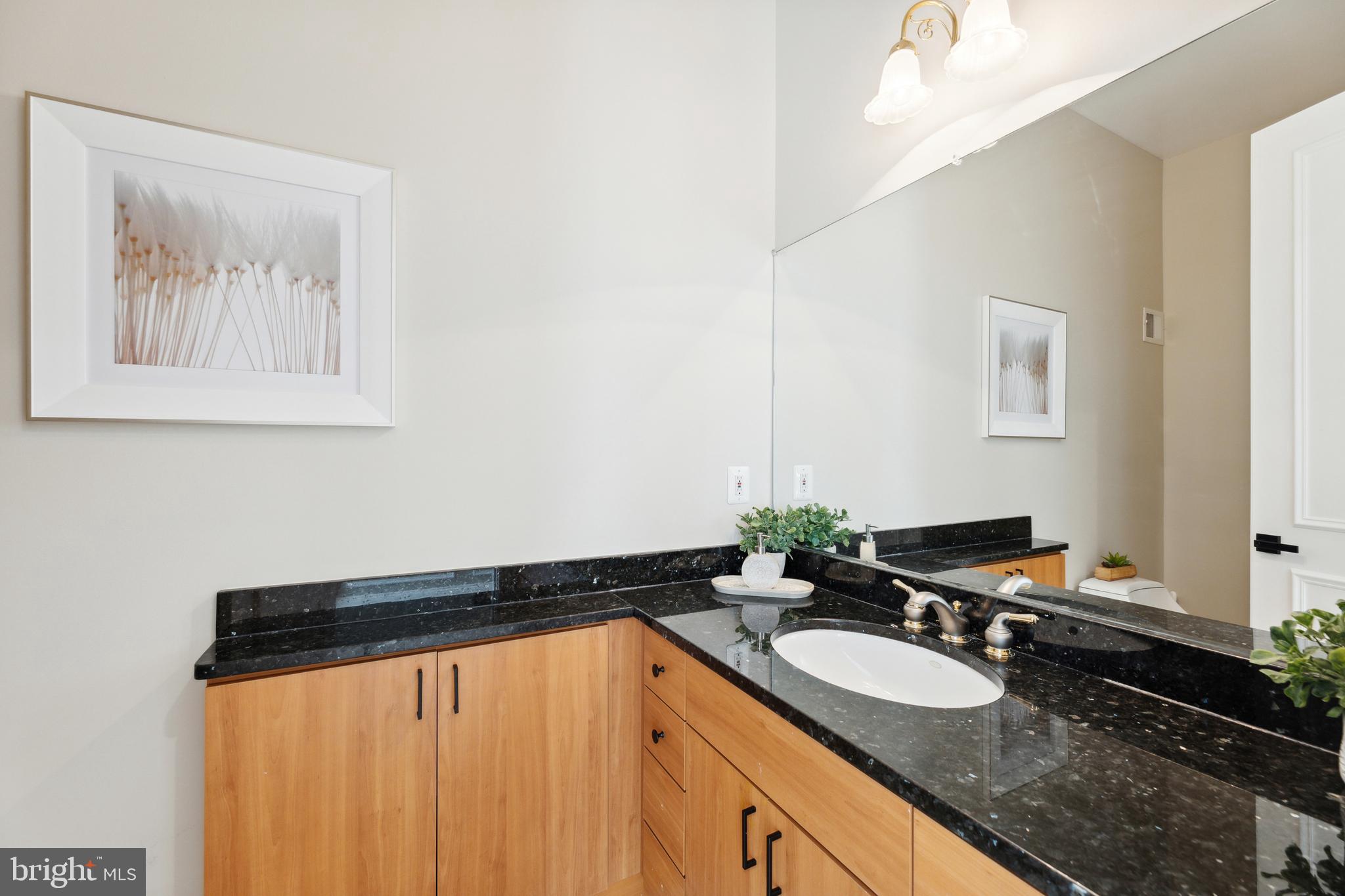 POTOMAC OUTSIDE - Residential