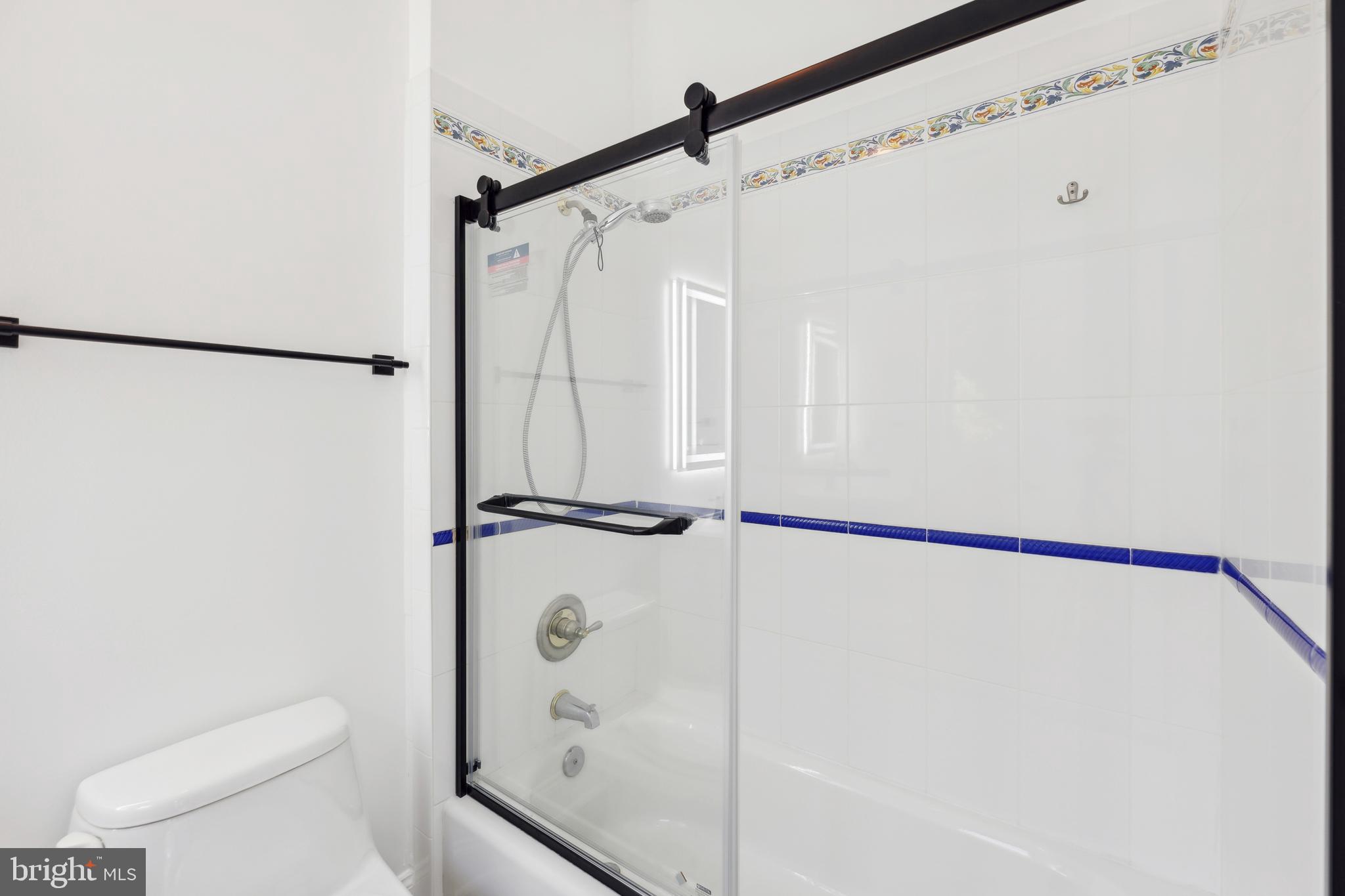 POTOMAC OUTSIDE - Residential