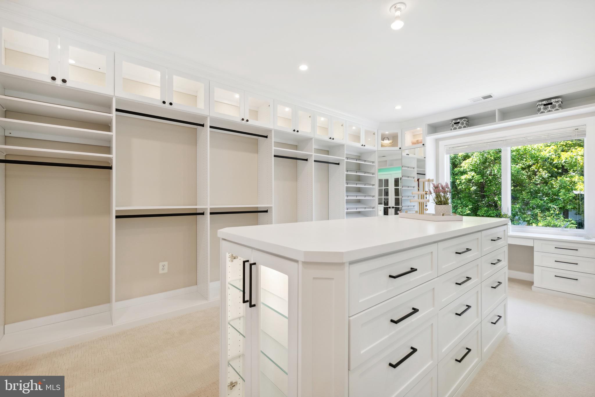 POTOMAC OUTSIDE - Residential