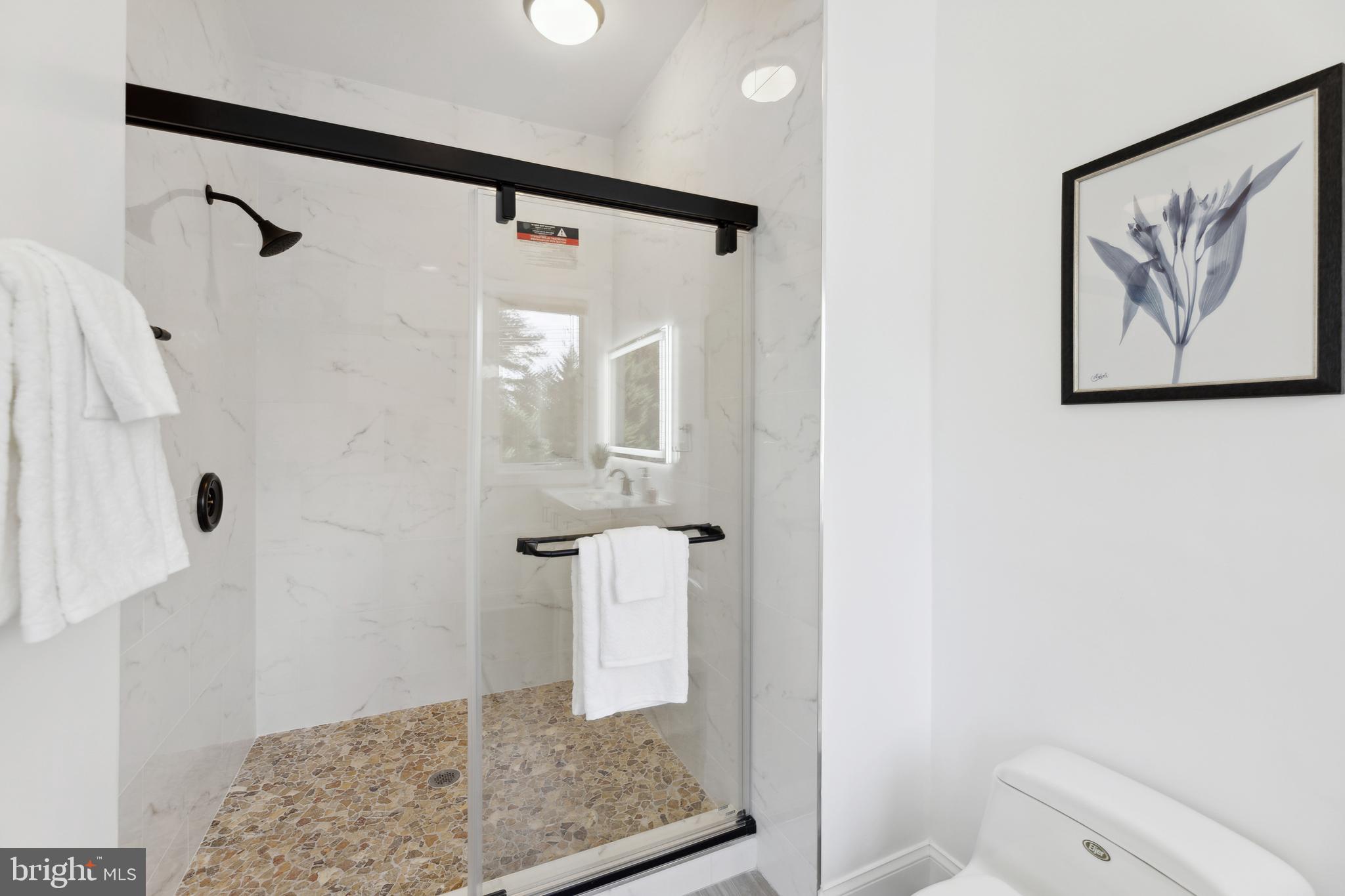 POTOMAC OUTSIDE - Residential