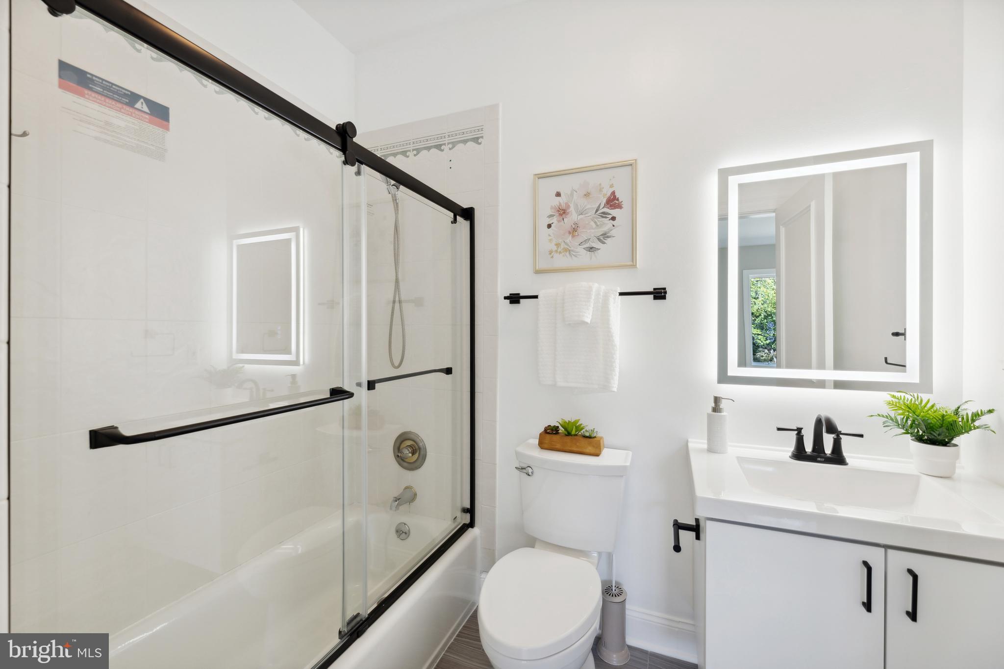 POTOMAC OUTSIDE - Residential