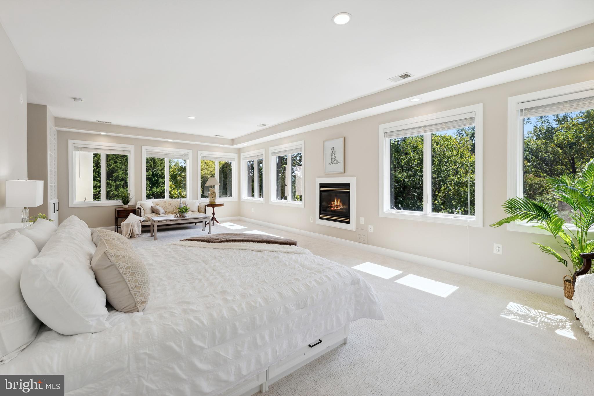 POTOMAC OUTSIDE - Residential