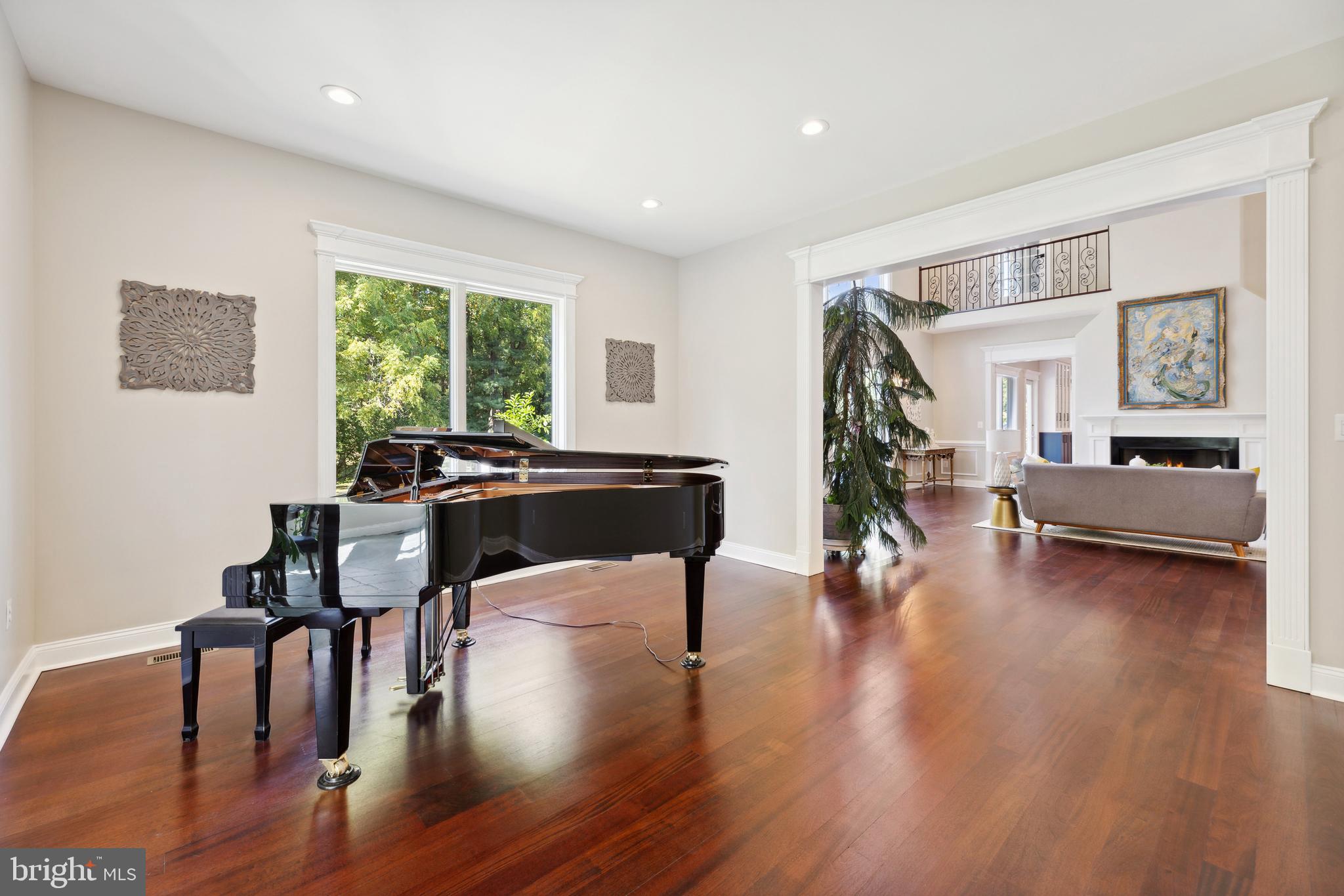 POTOMAC OUTSIDE - Residential