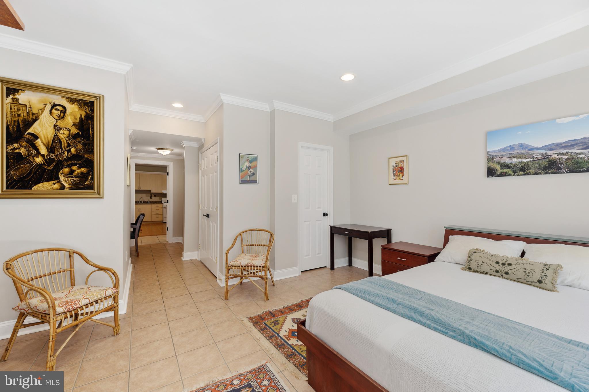 POTOMAC OUTSIDE - Residential