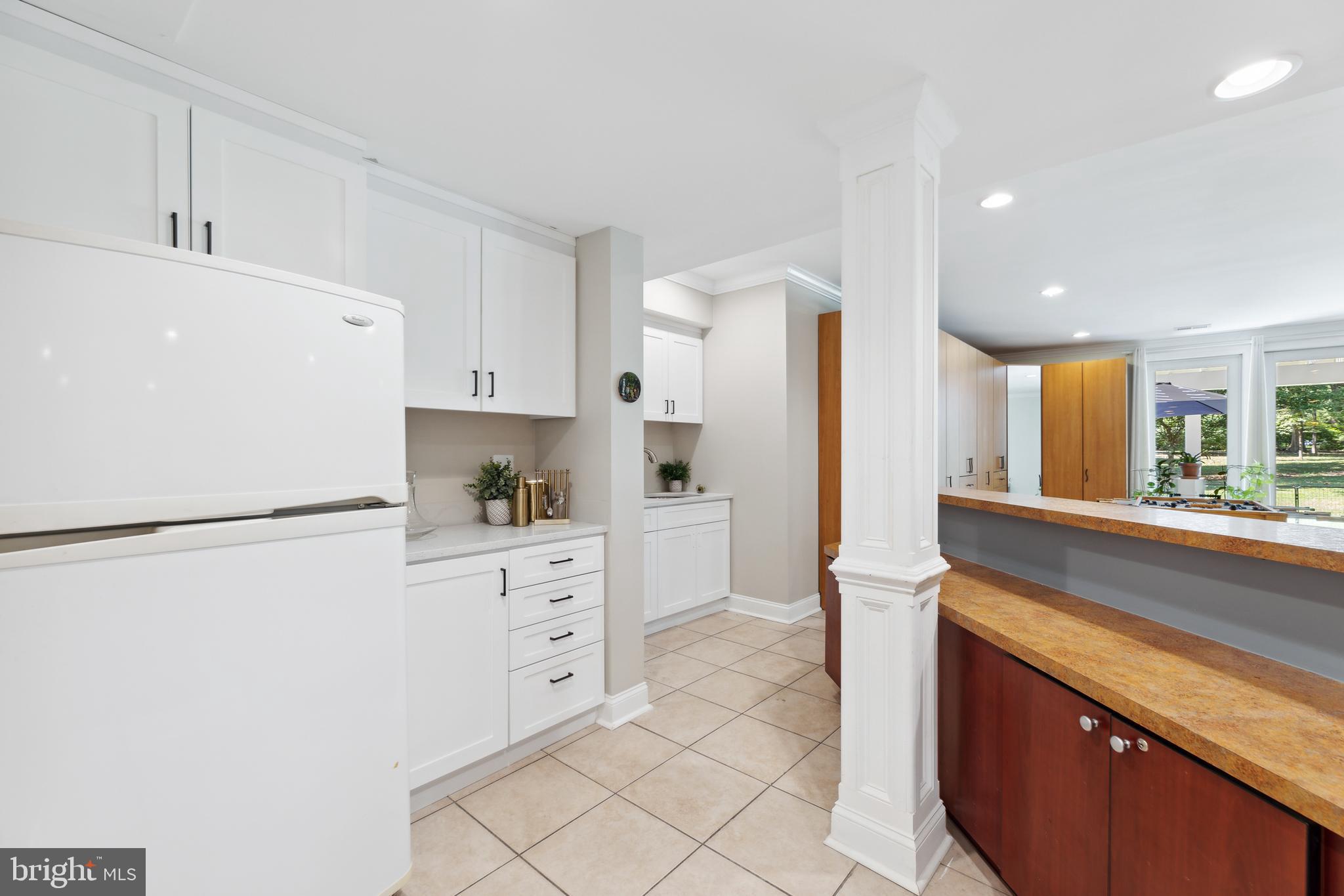 POTOMAC OUTSIDE - Residential