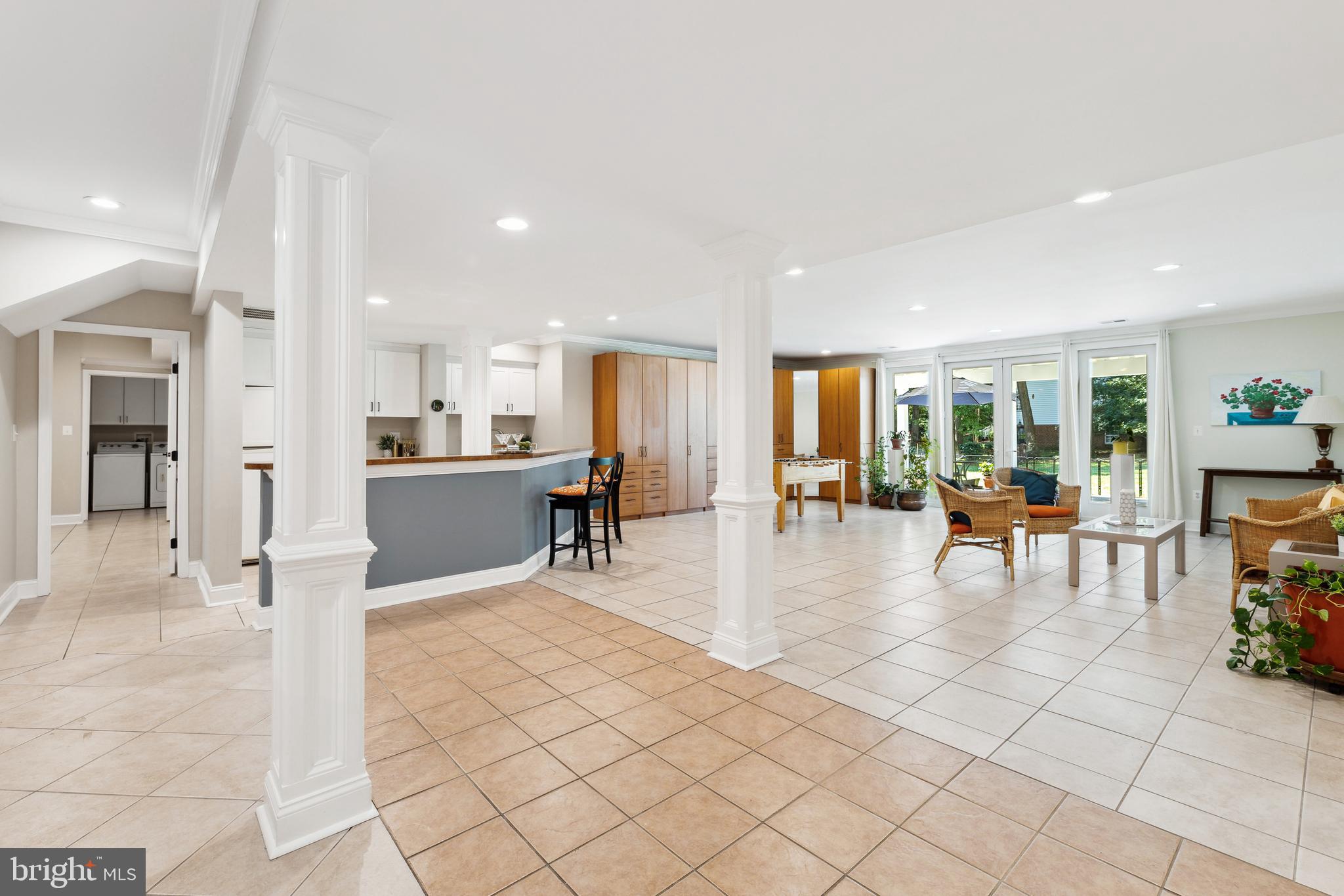 POTOMAC OUTSIDE - Residential