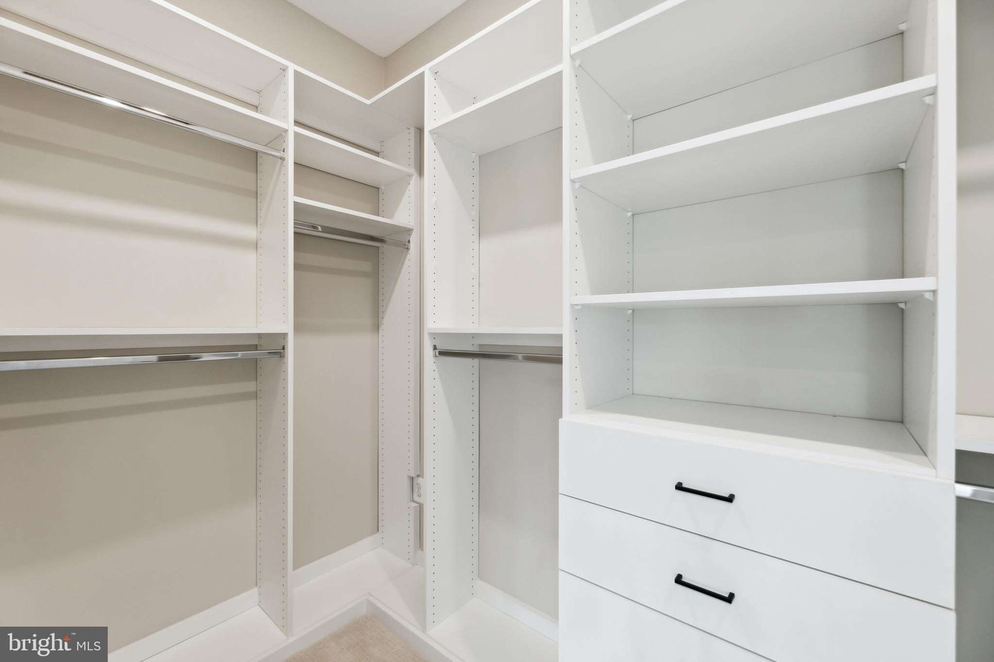 POTOMAC OUTSIDE - Residential