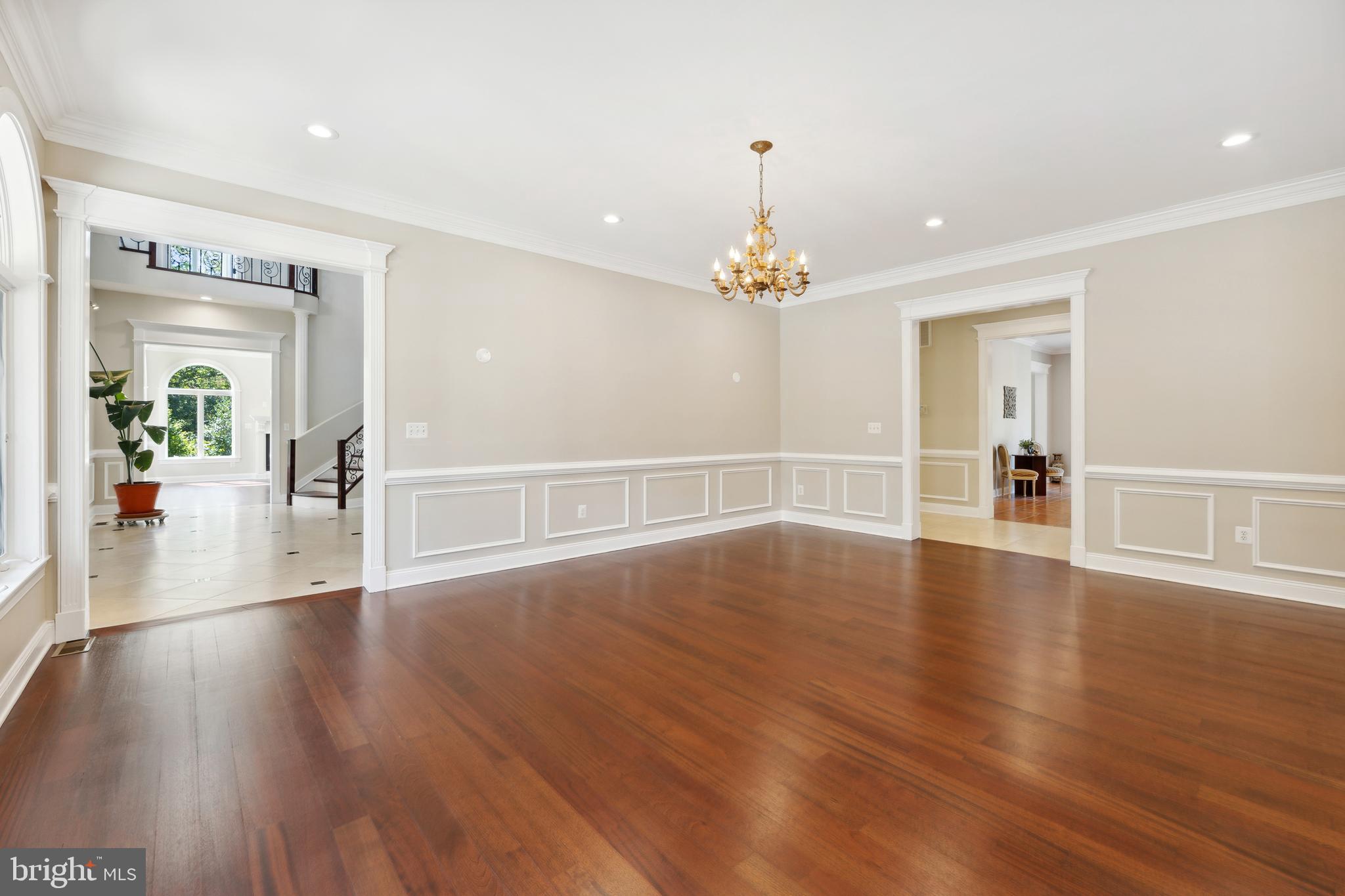 POTOMAC OUTSIDE - Residential