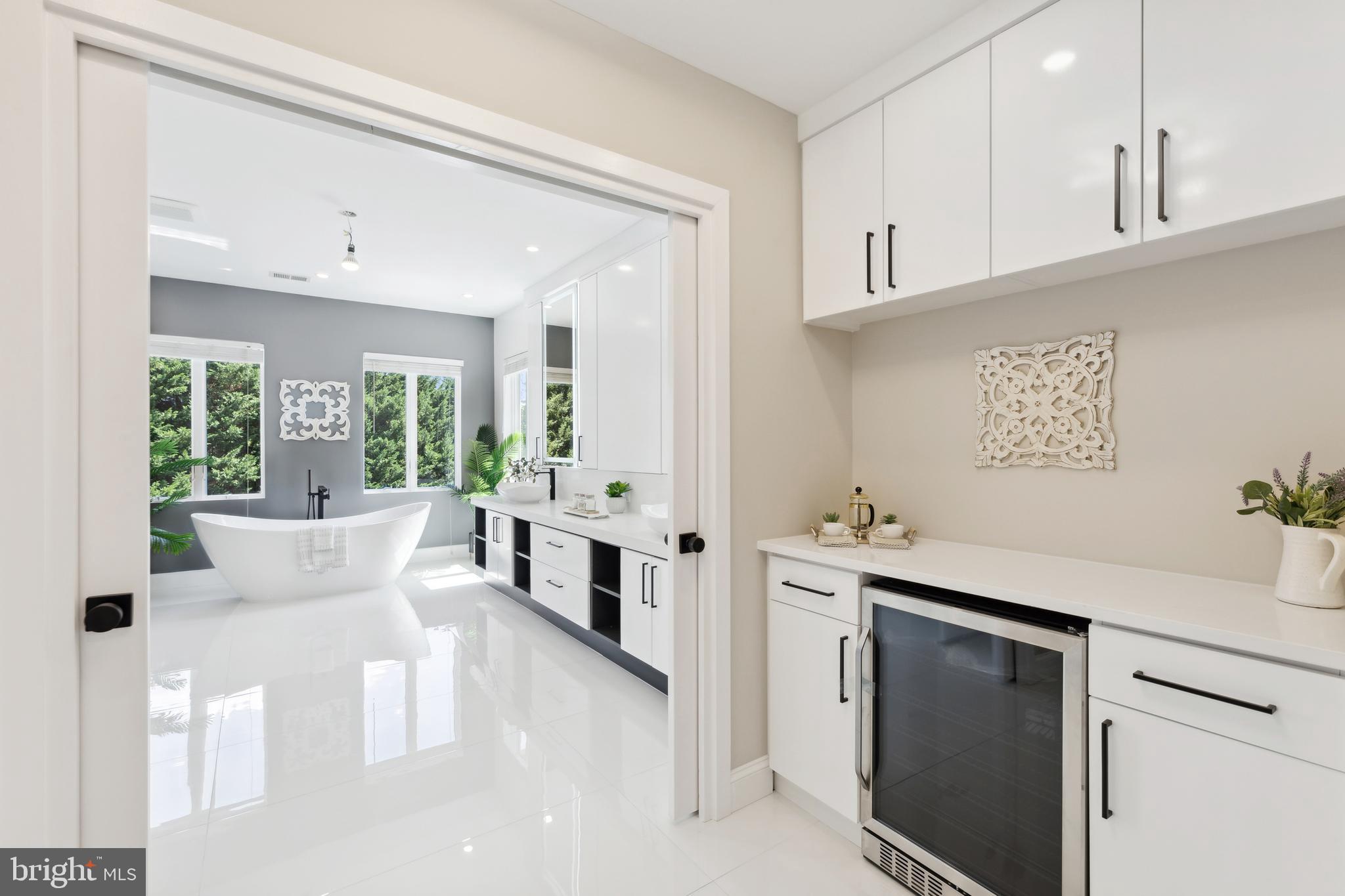 POTOMAC OUTSIDE - Residential