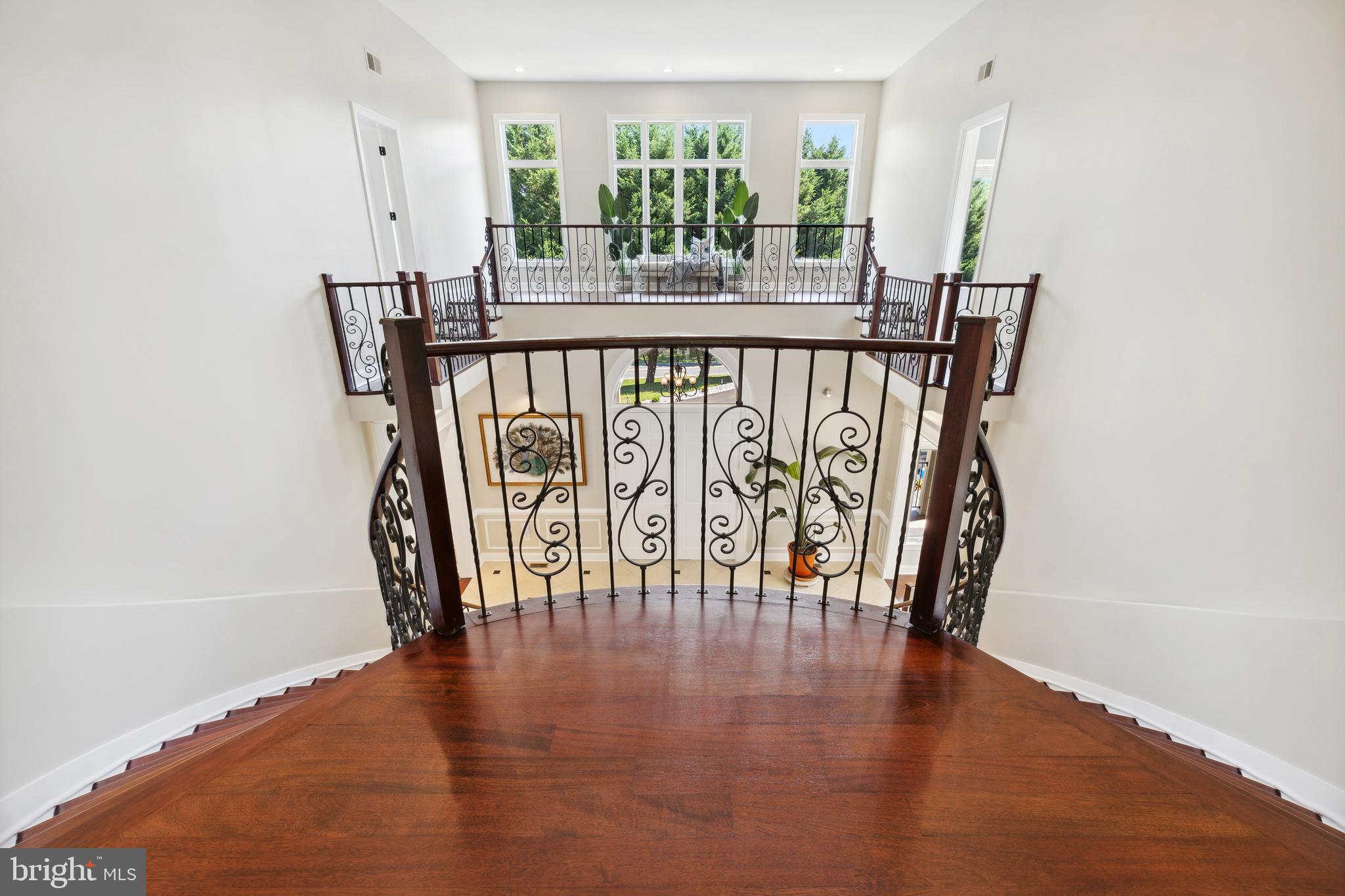 POTOMAC OUTSIDE - Residential