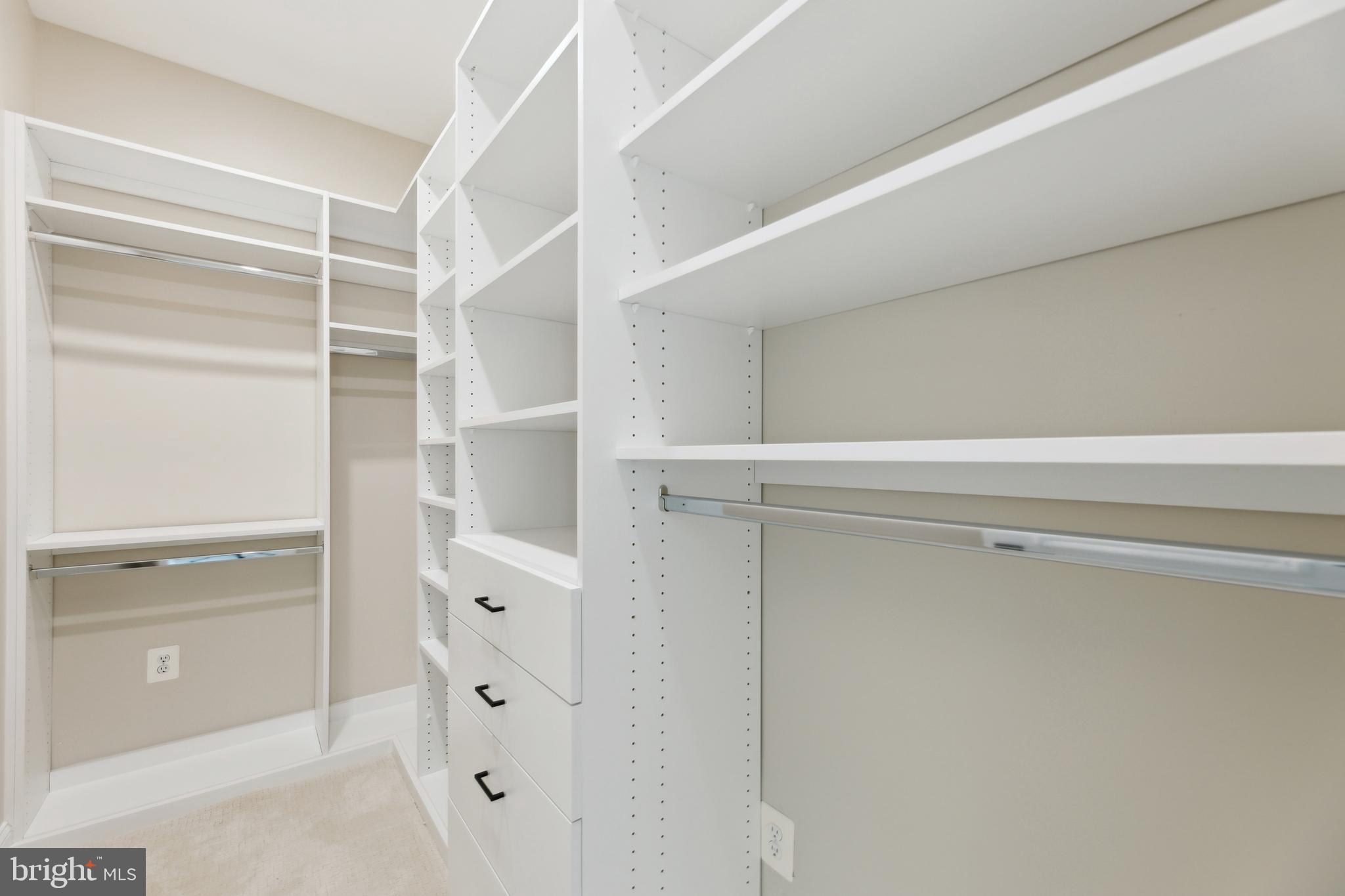 POTOMAC OUTSIDE - Residential