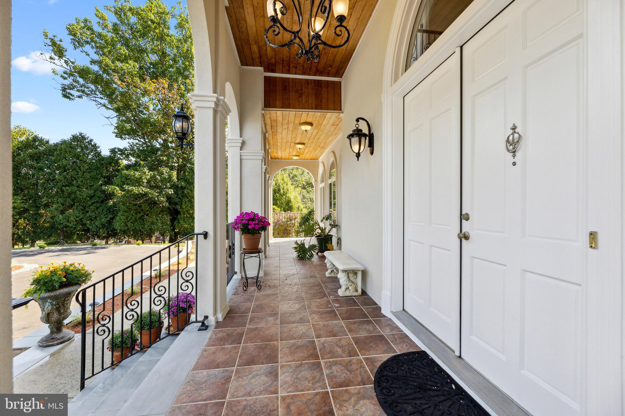 POTOMAC OUTSIDE - Residential