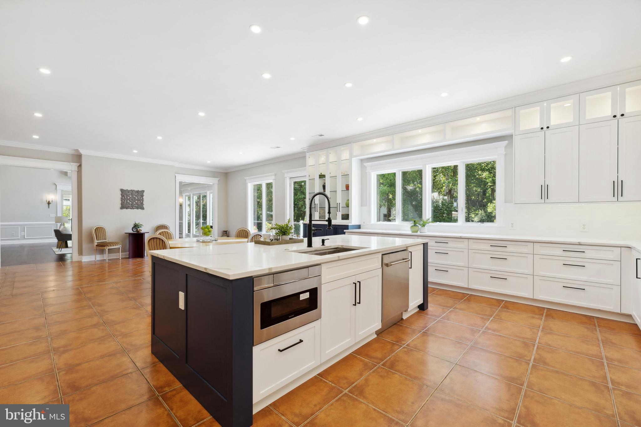 POTOMAC OUTSIDE - Residential