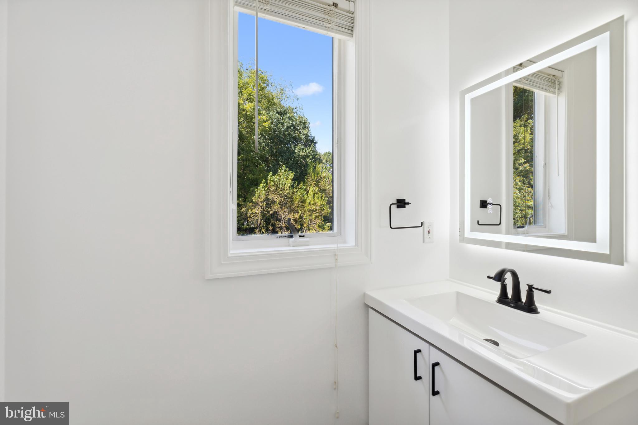 POTOMAC OUTSIDE - Residential