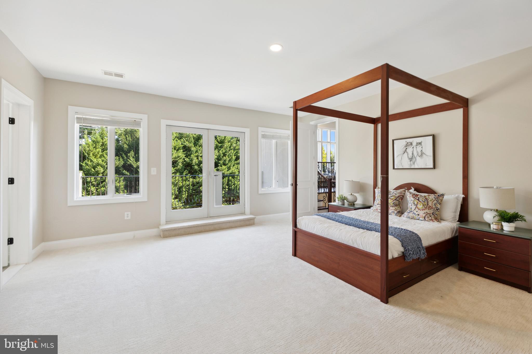 POTOMAC OUTSIDE - Residential