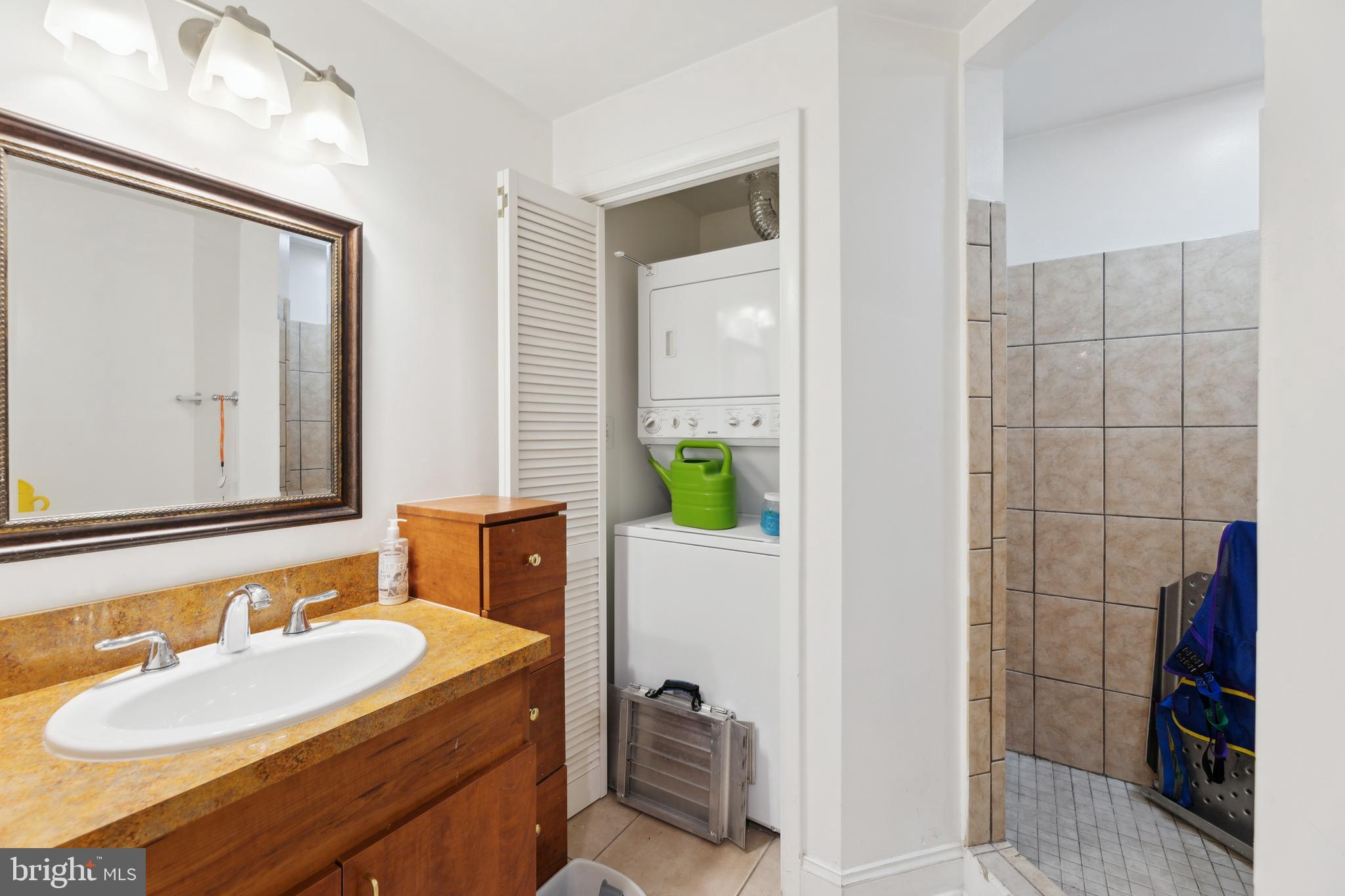 POTOMAC OUTSIDE - Residential