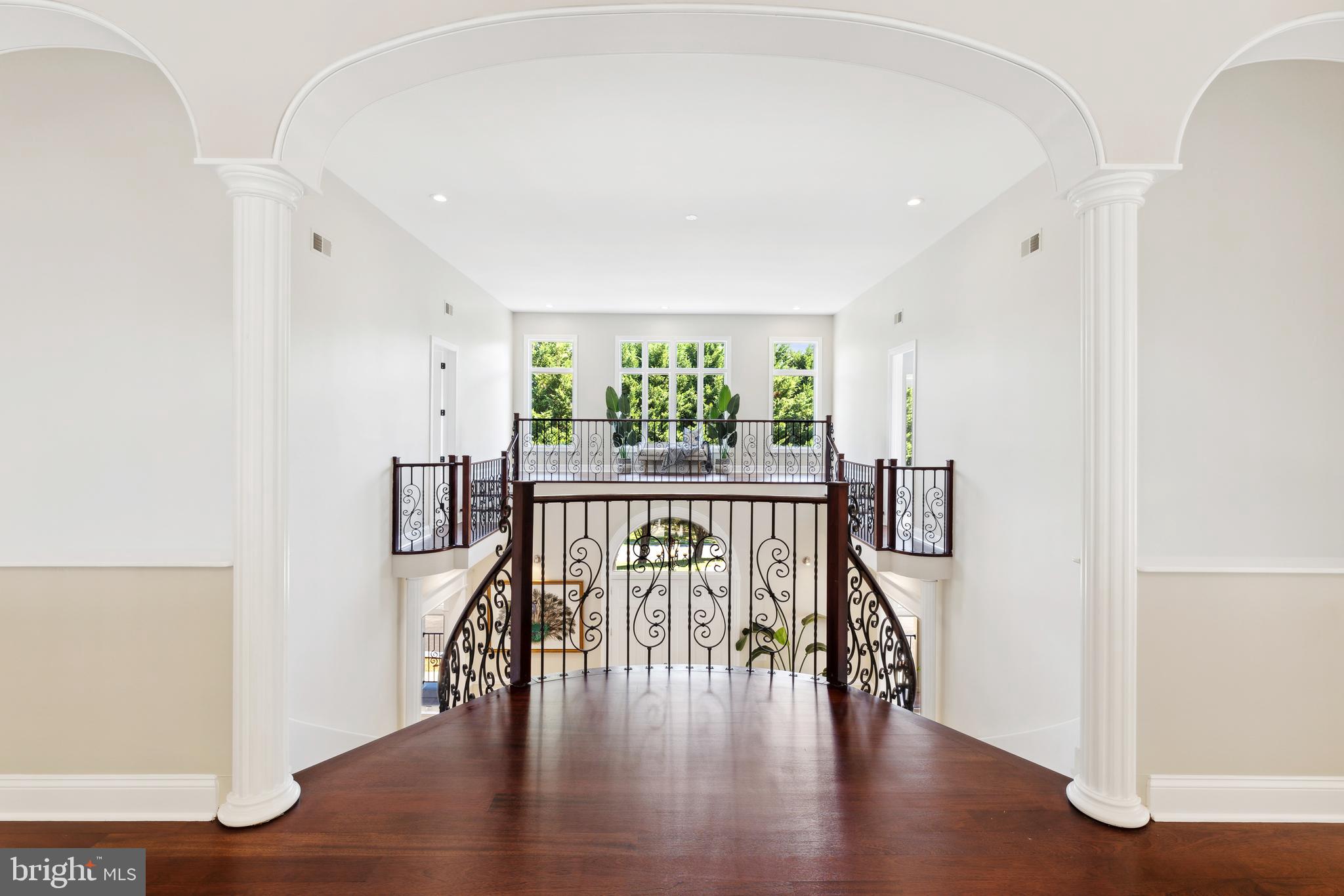 POTOMAC OUTSIDE - Residential